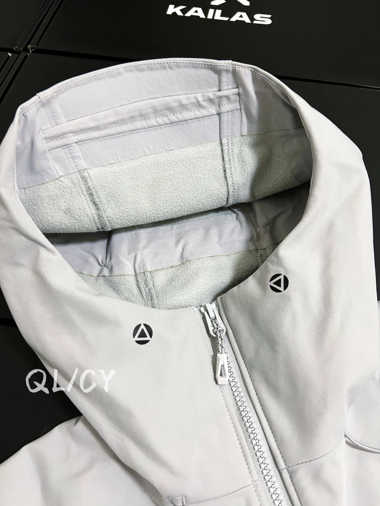 M8ic-MAX Fleece-Lined Softshell Hooded Jacket D34020856 — view 5