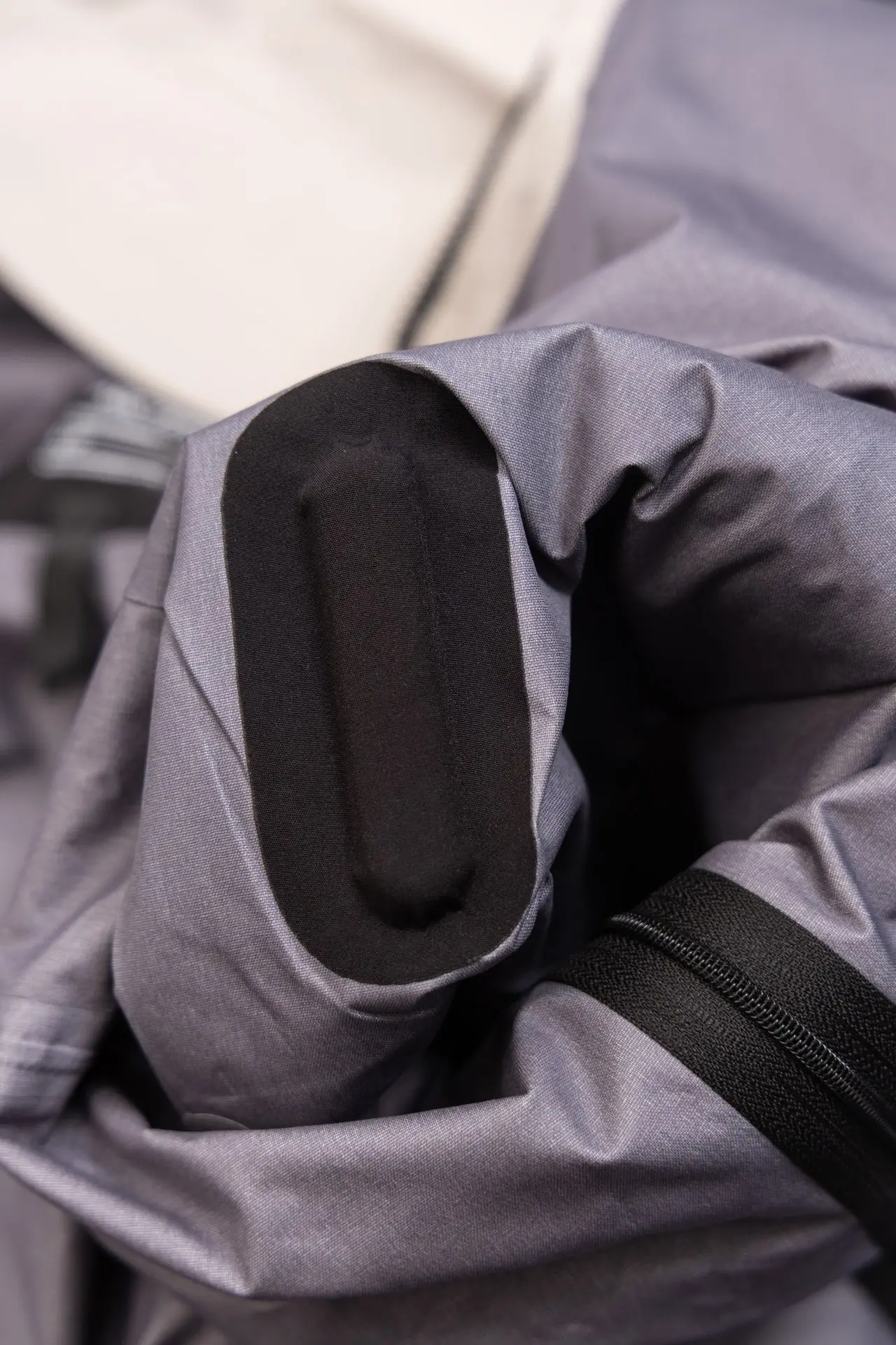 Alpha SV GORE-TEX Hooded Shell Jacket D34020791 — view 9