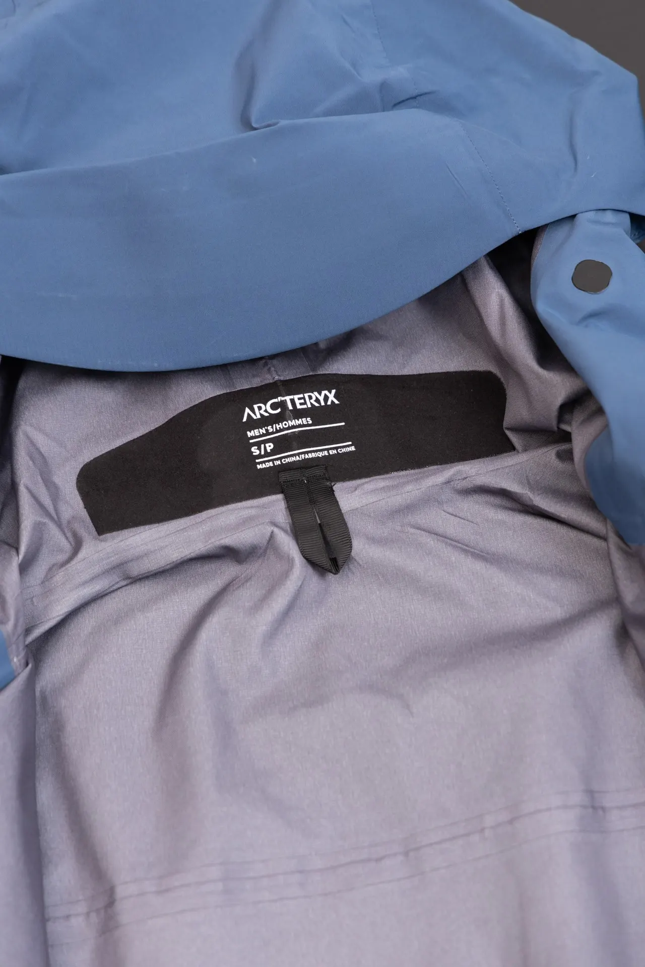 Alpha SV GORE-TEX Hooded Shell Jacket D34020789 — view 9