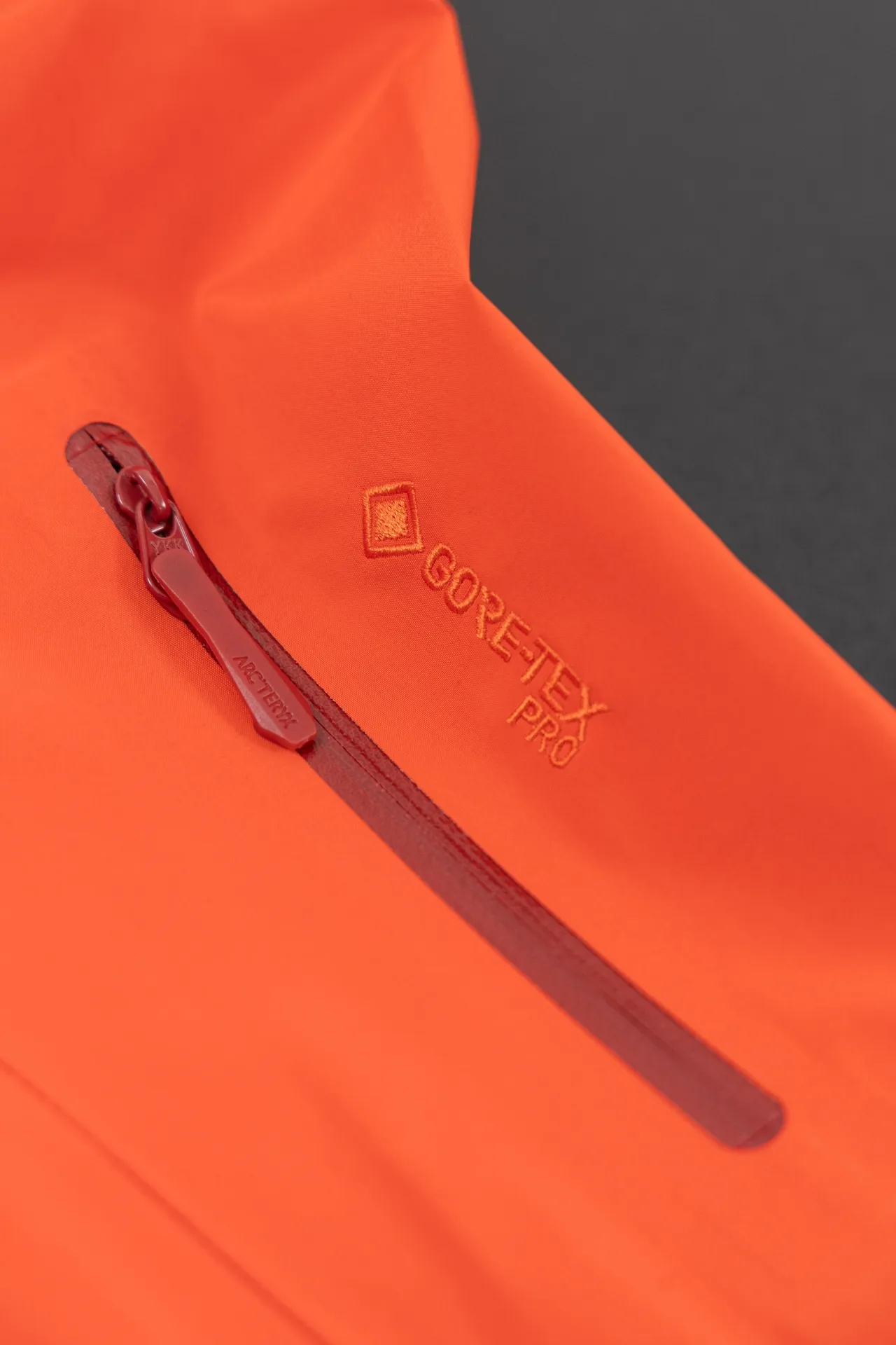 Alpha SV GORE-TEX Hooded Shell Jacket D34020787 — view 4