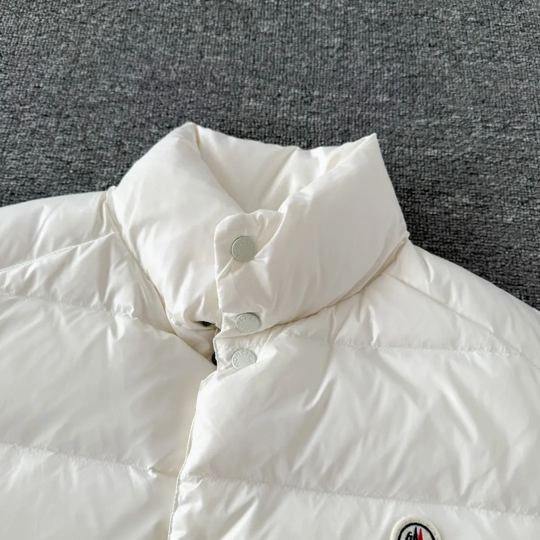 Logo-Patch Down-Filled Gilet D34024723 — view 3