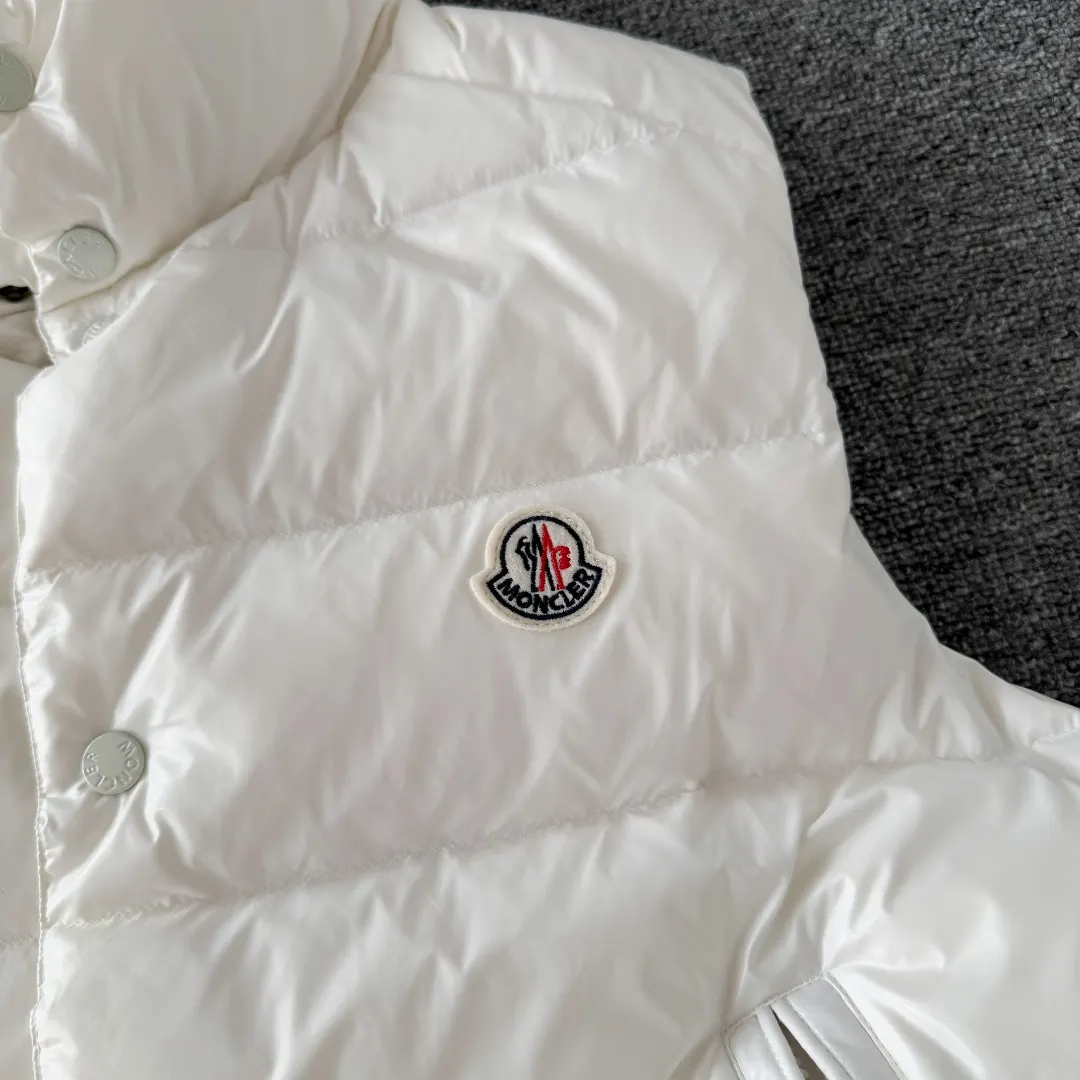 Logo-Patch Down-Filled Gilet D34024723 — view 4