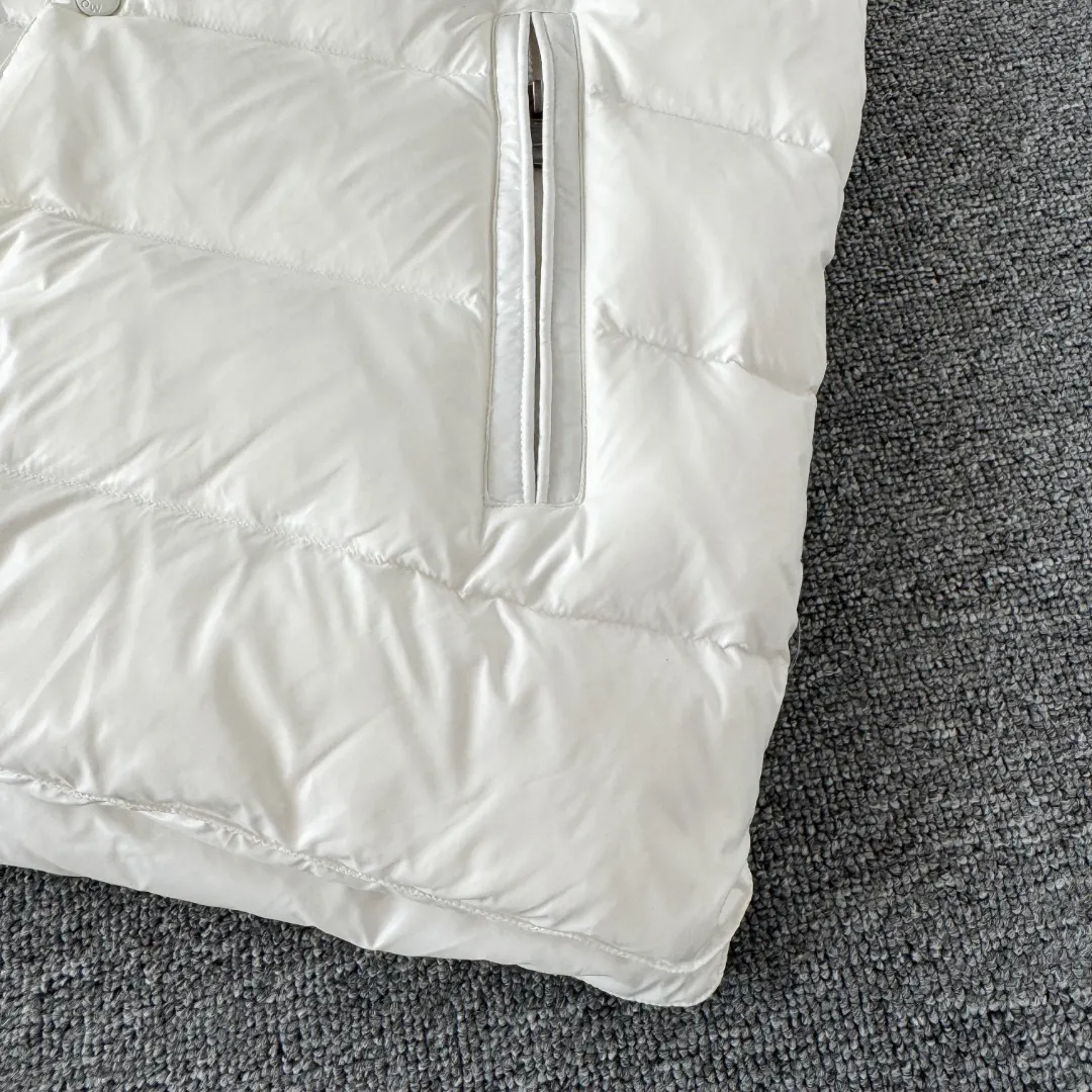 Logo-Patch Down-Filled Gilet D34024723 — view 5