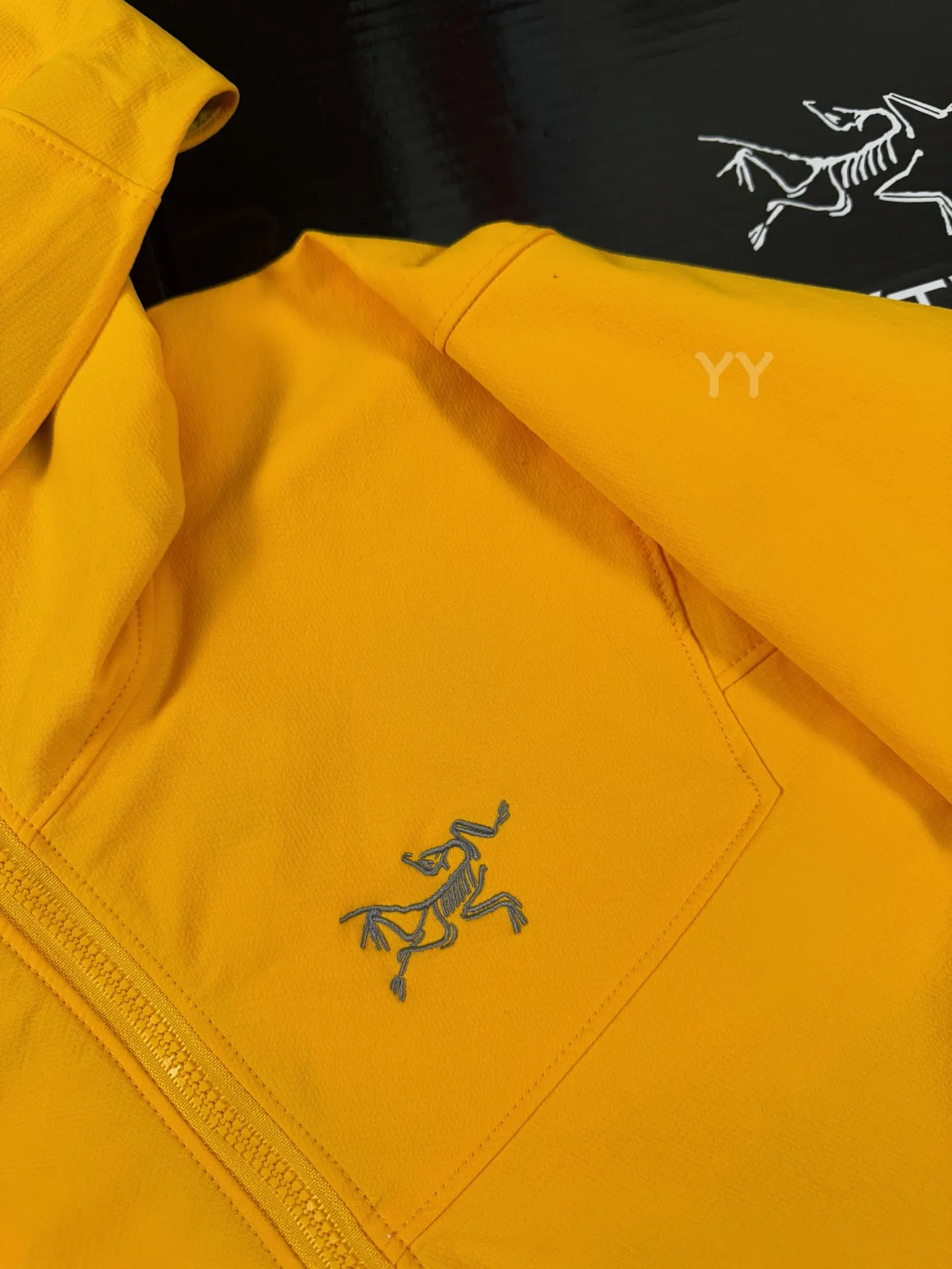 Arc'teryx Gamma Hoody Softshell Jacket D34520573 — view 2