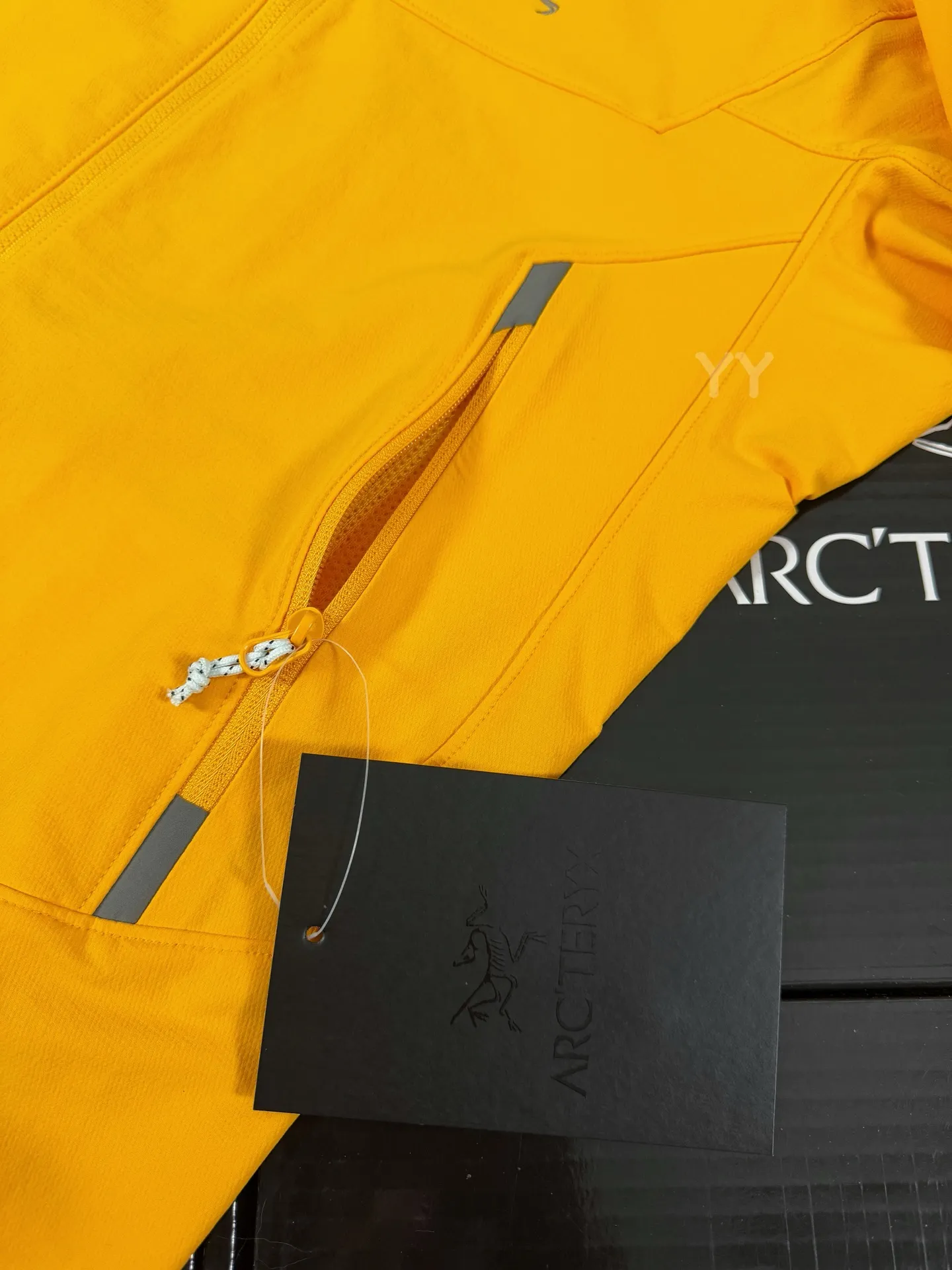 Arc'teryx Gamma Hoody Softshell Jacket D34520573 — view 4