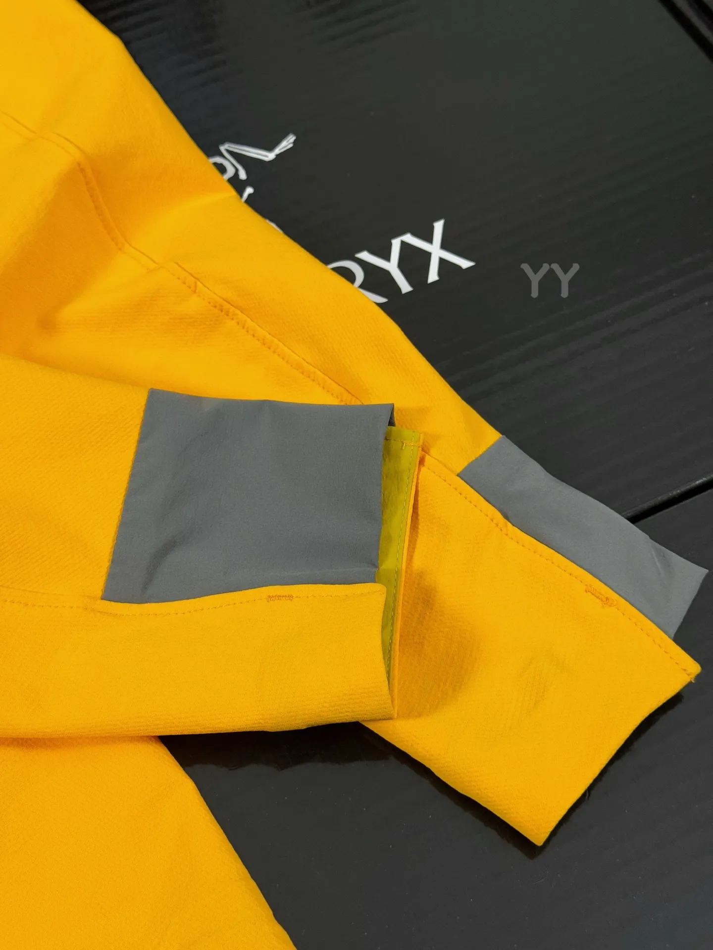 Arc'teryx Gamma Hoody Softshell Jacket D34520573 — view 5