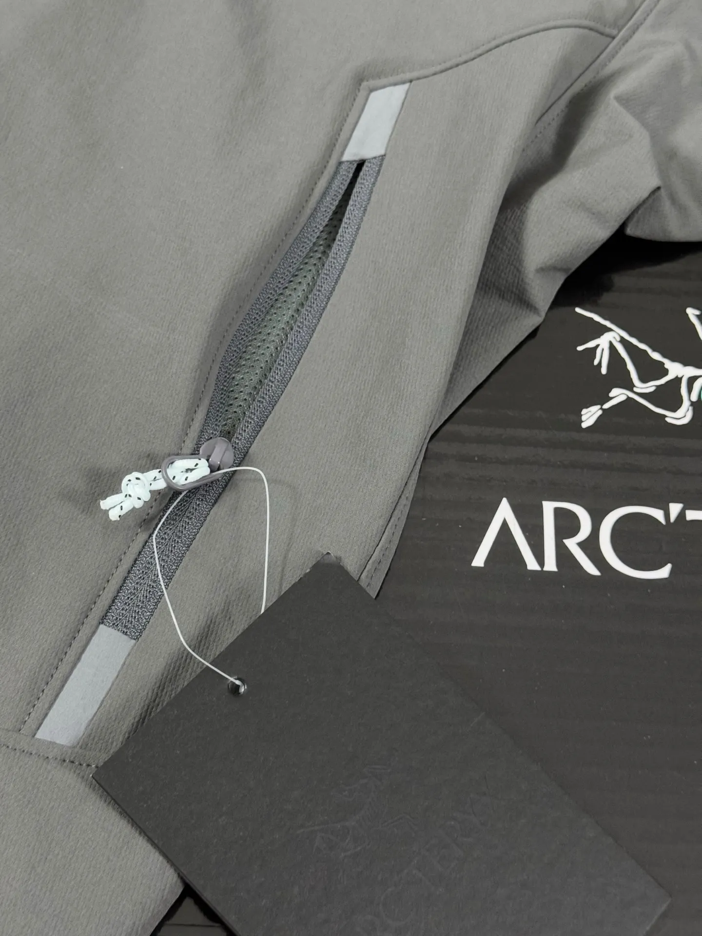 Arc'teryx Gamma Hoody Softshell Jacket D34520614 — view 4