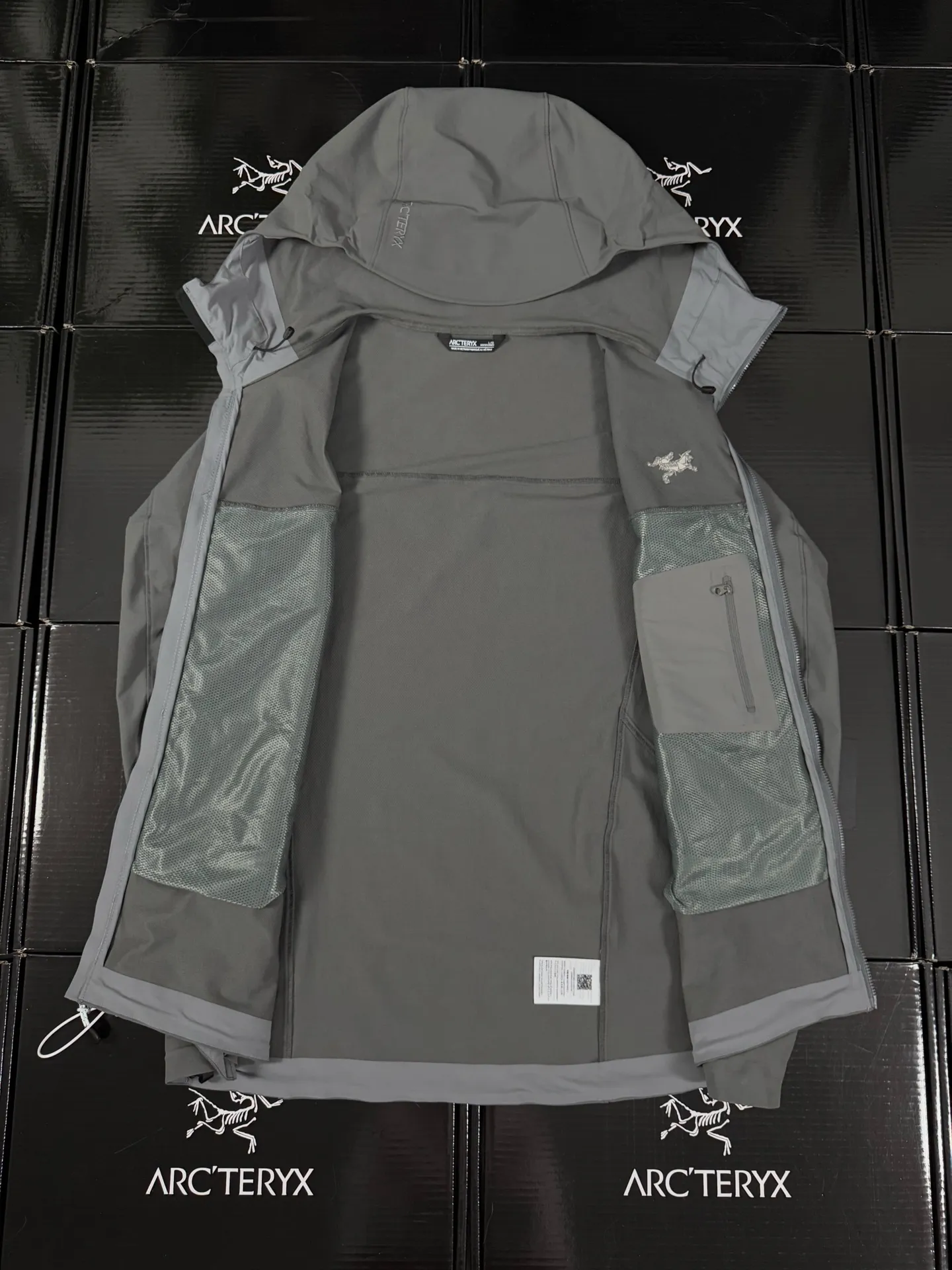 Arc'teryx Gamma Hoody Softshell Jacket D34520614 — view 6