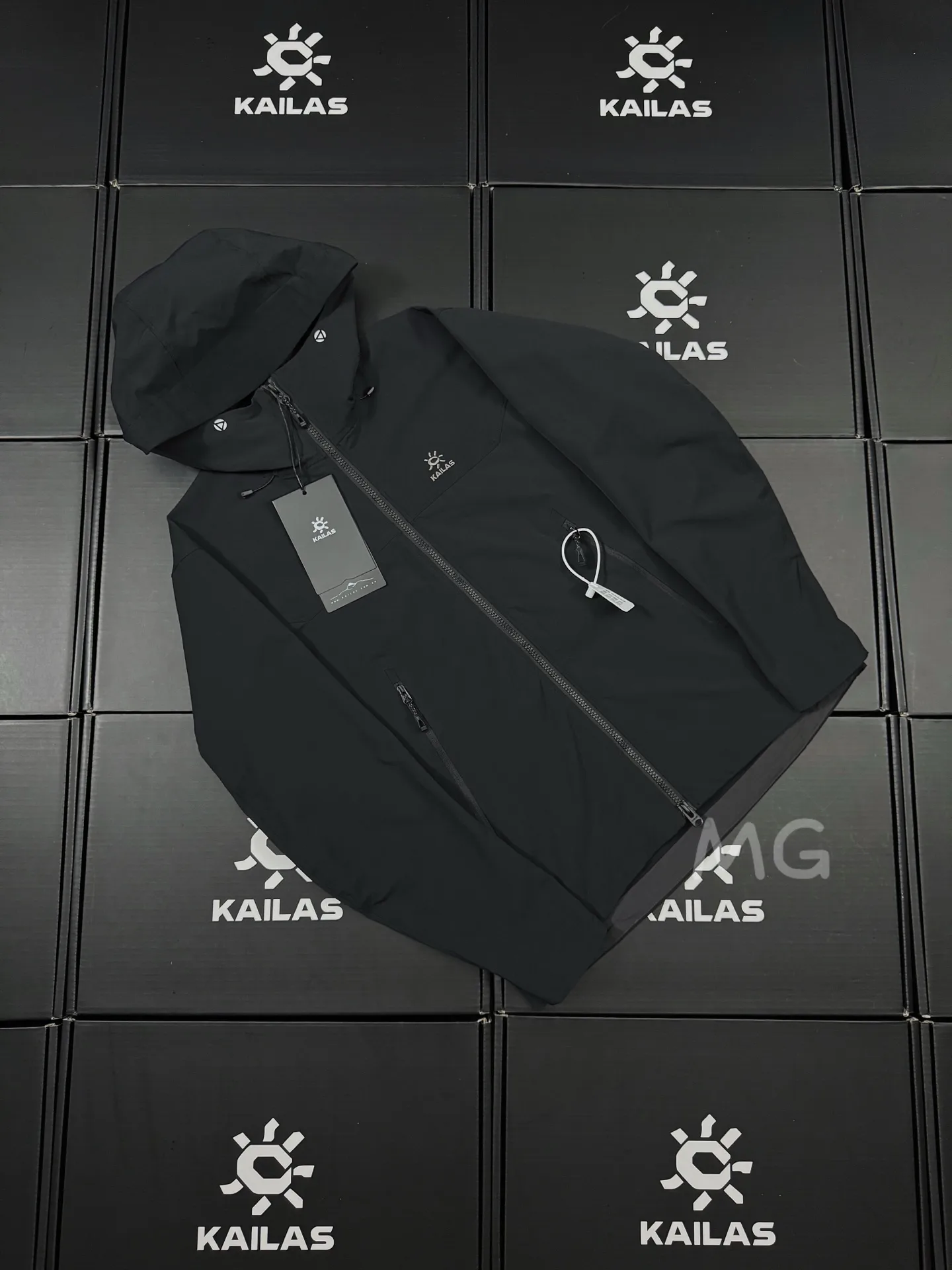 M8 Series Hooded Softshell Outdoor Jacket D35020645 — view 2