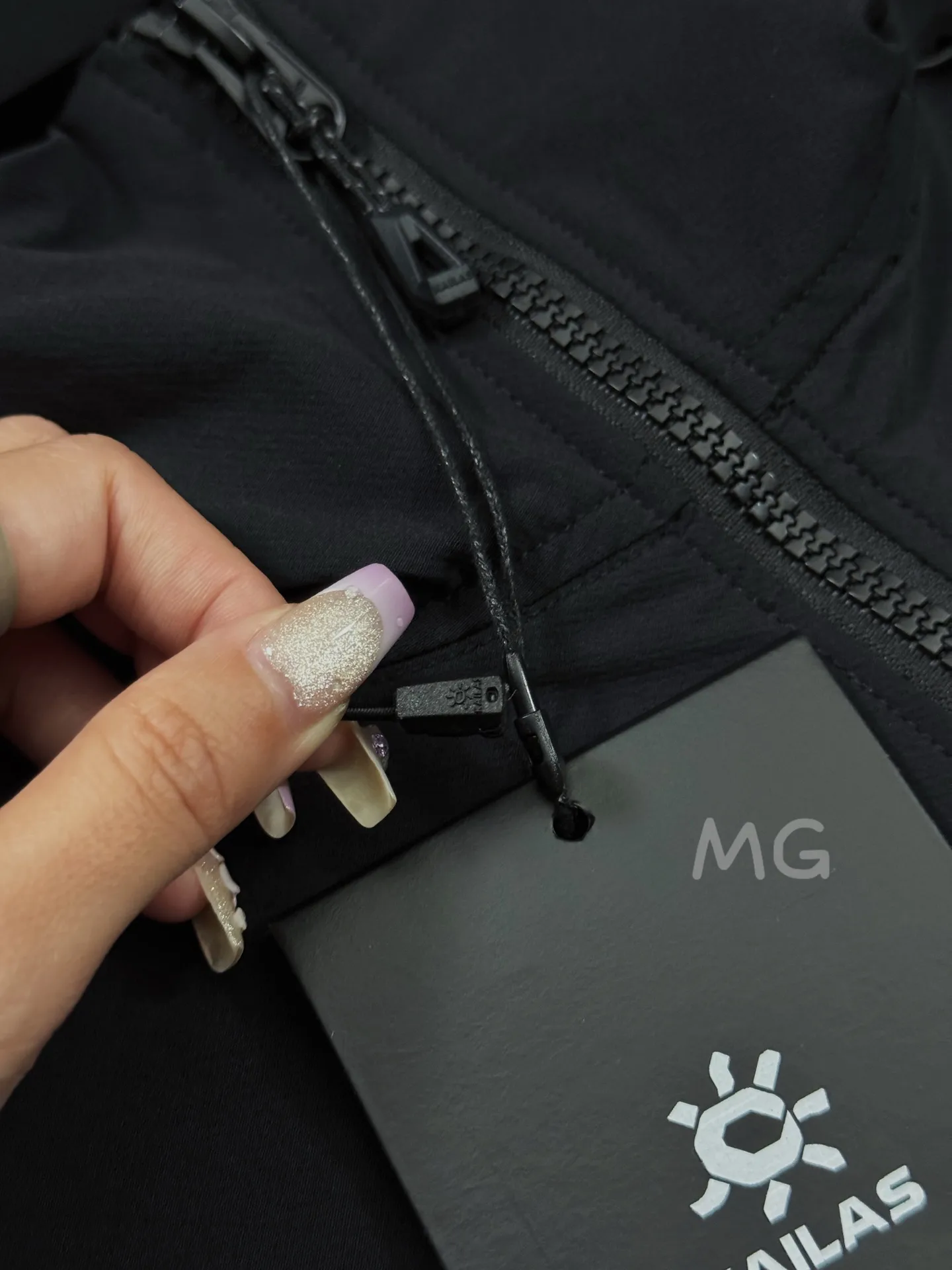 M8 Series Hooded Softshell Outdoor Jacket D35020645 — view 5