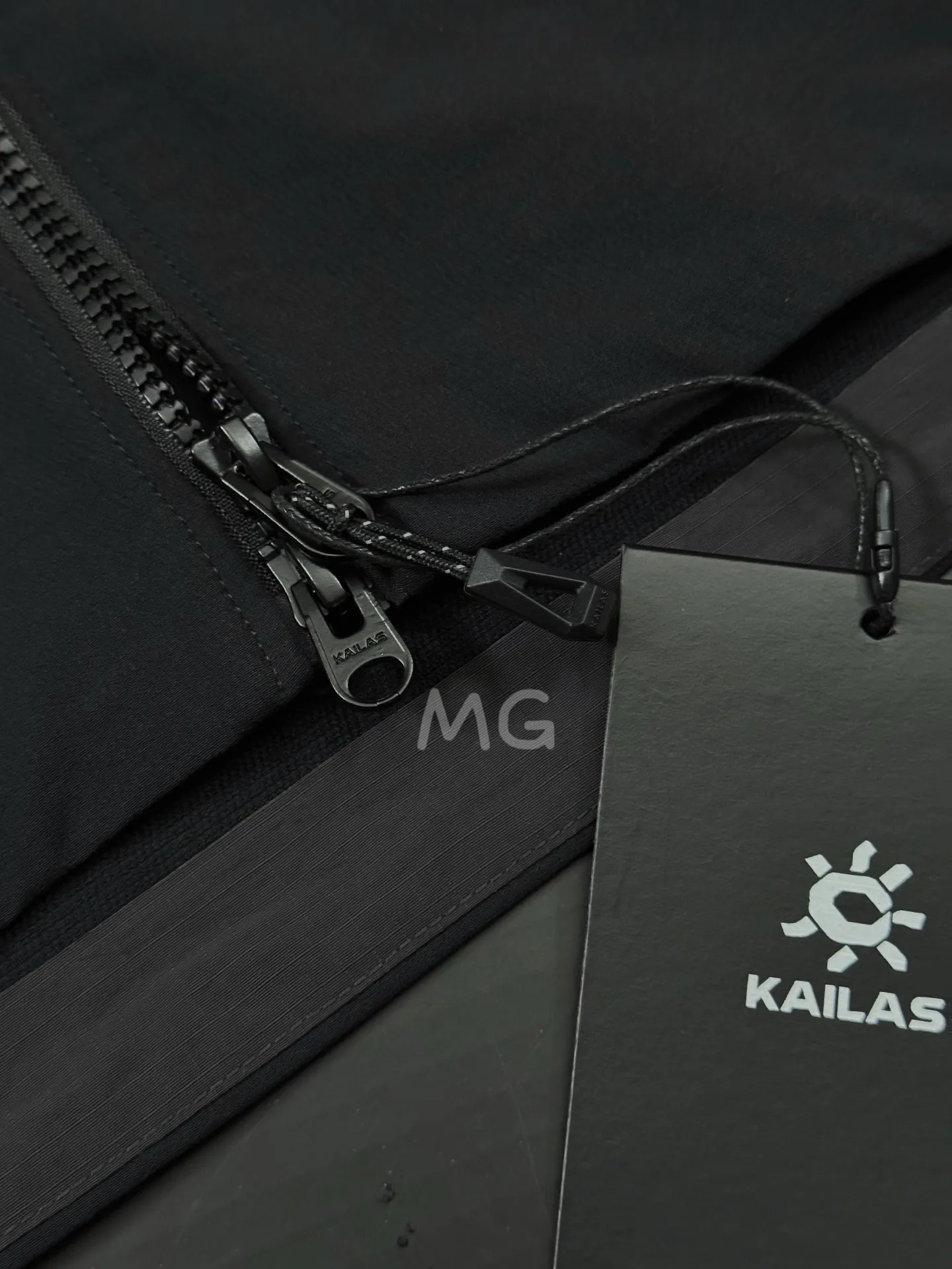 M8 Series Hooded Softshell Outdoor Jacket D35020645 — view 7