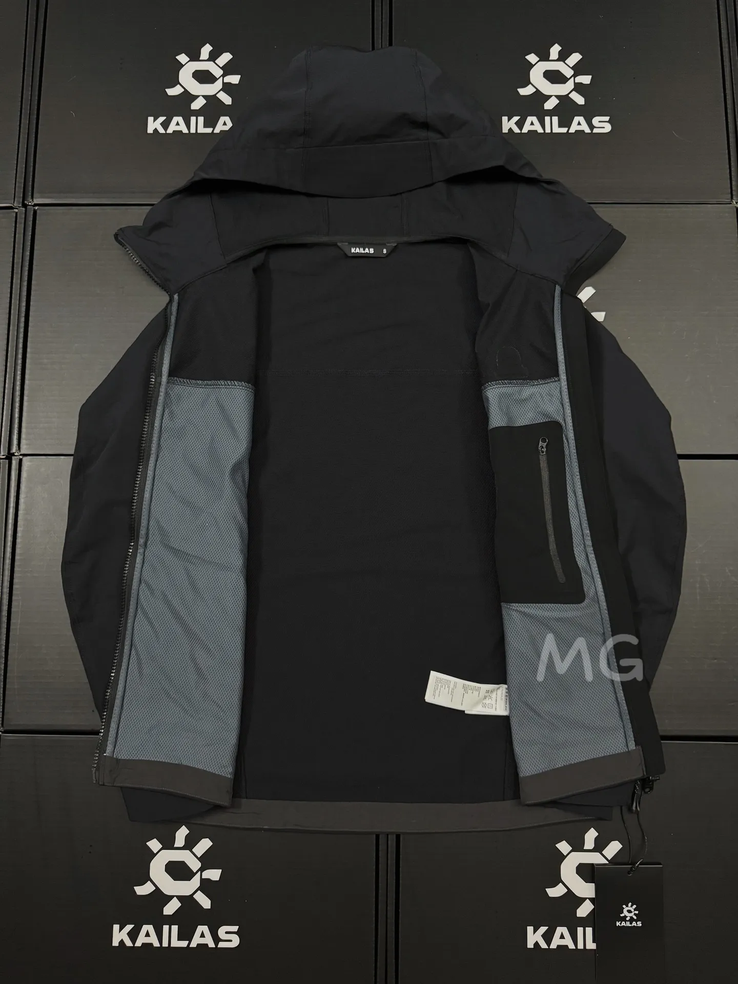M8 Series Hooded Softshell Outdoor Jacket D35020645 — view 8