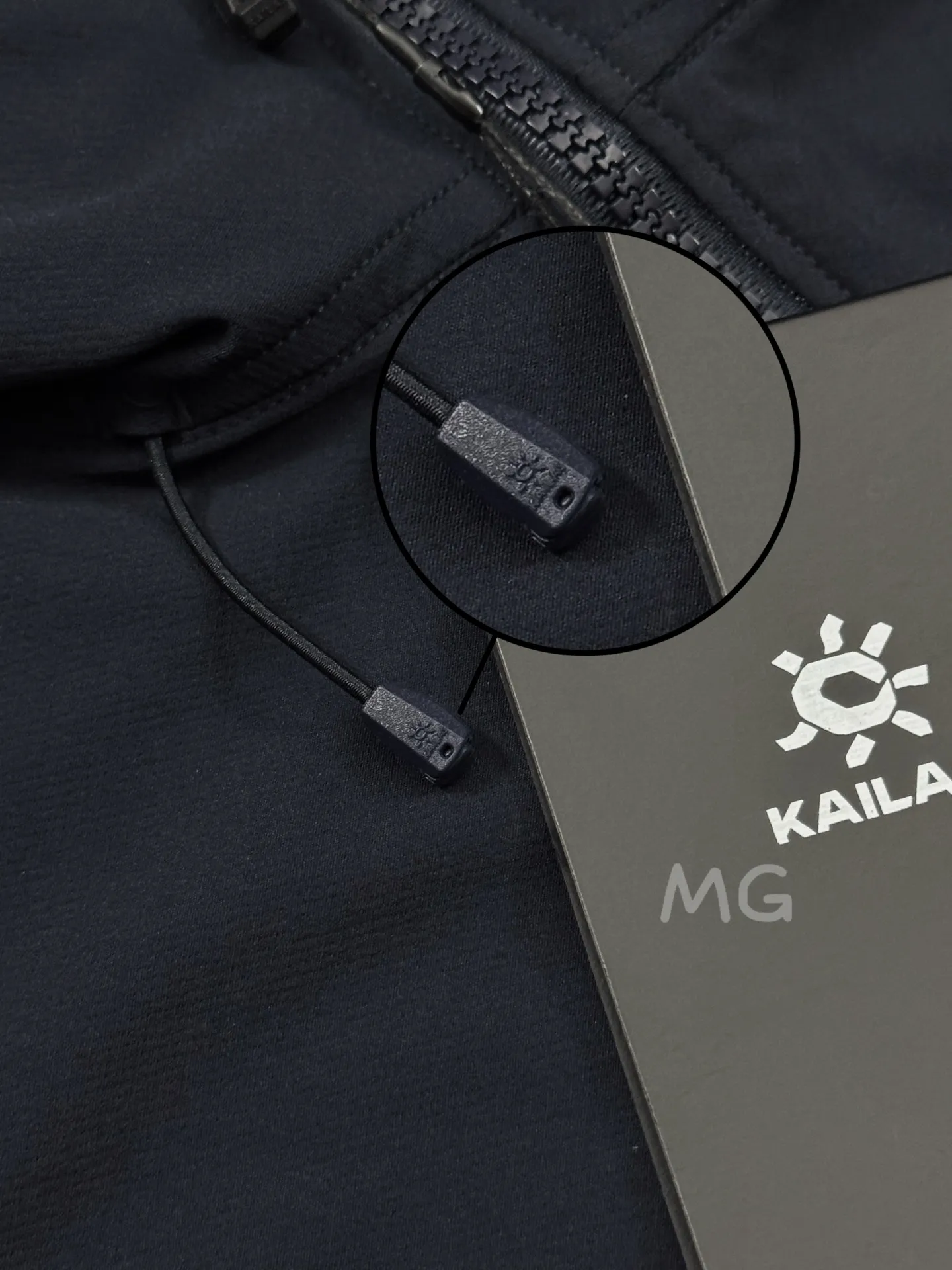 M8 Series Hooded Softshell Outdoor Jacket D35020644 — view 9