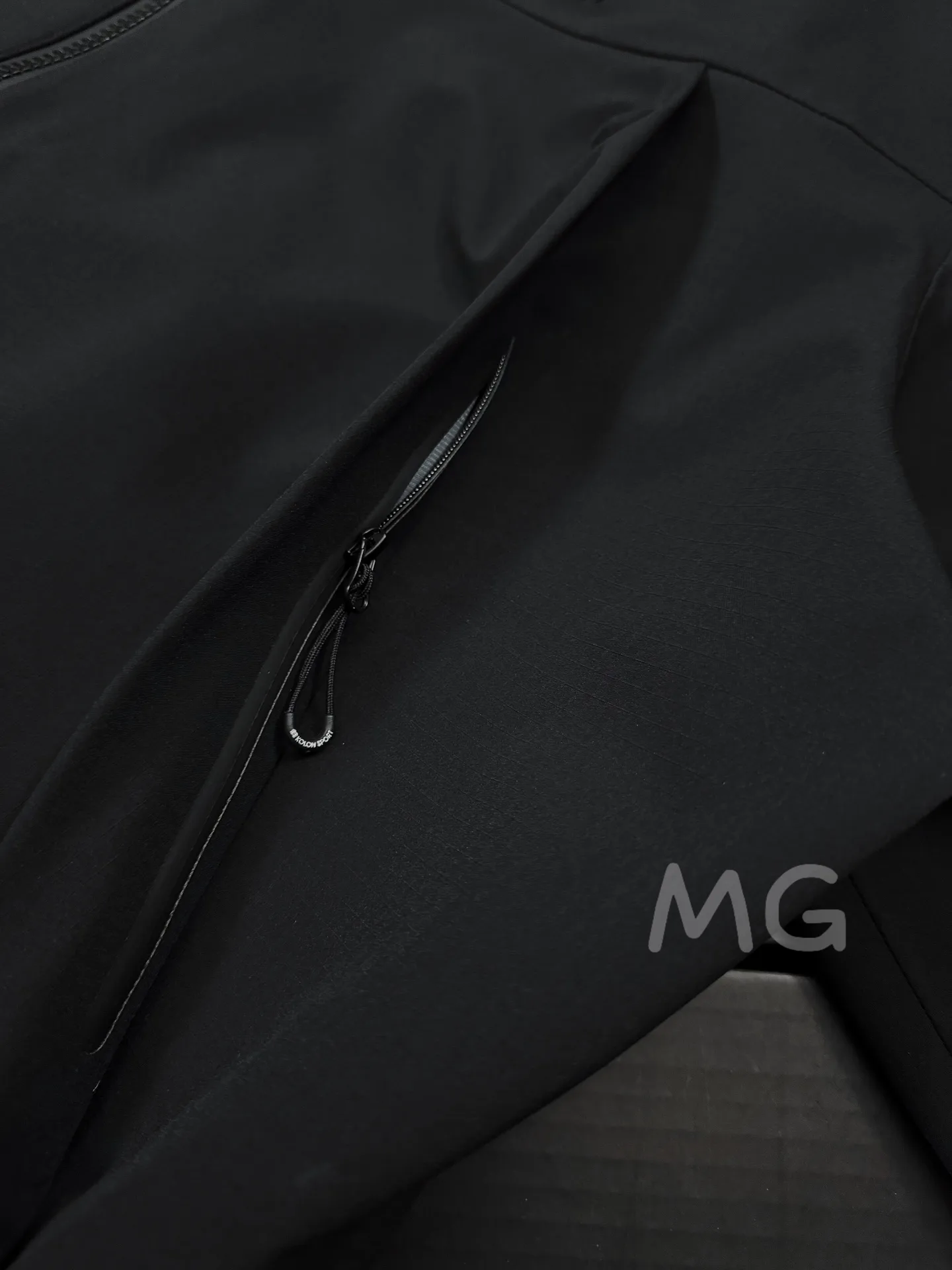 KOLON SPORT GORE-TEX Hooded Shell Jacket D36020587 — view 5