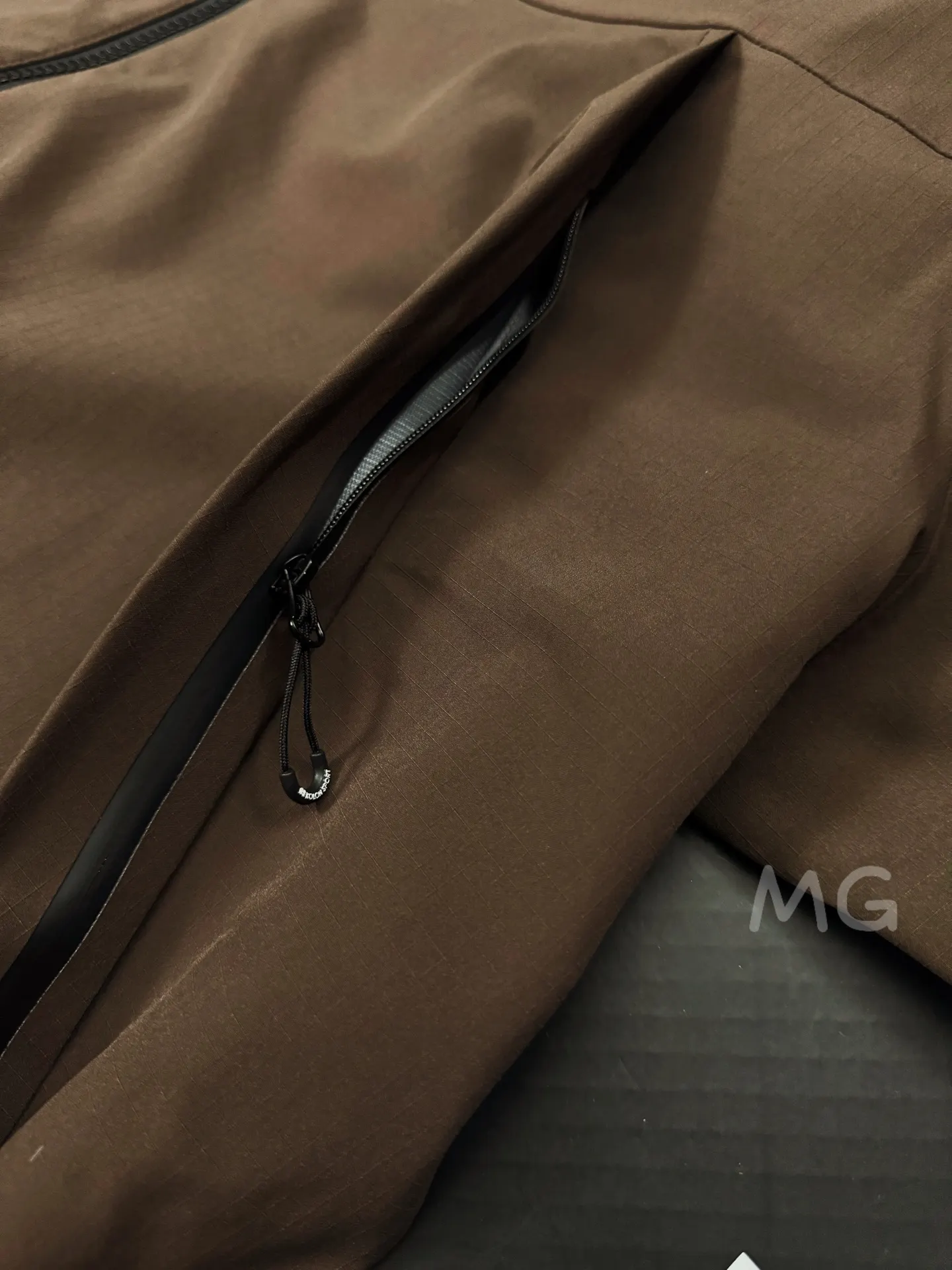 KOLON SPORT GORE-TEX Hooded Shell Jacket D36020588 — view 3