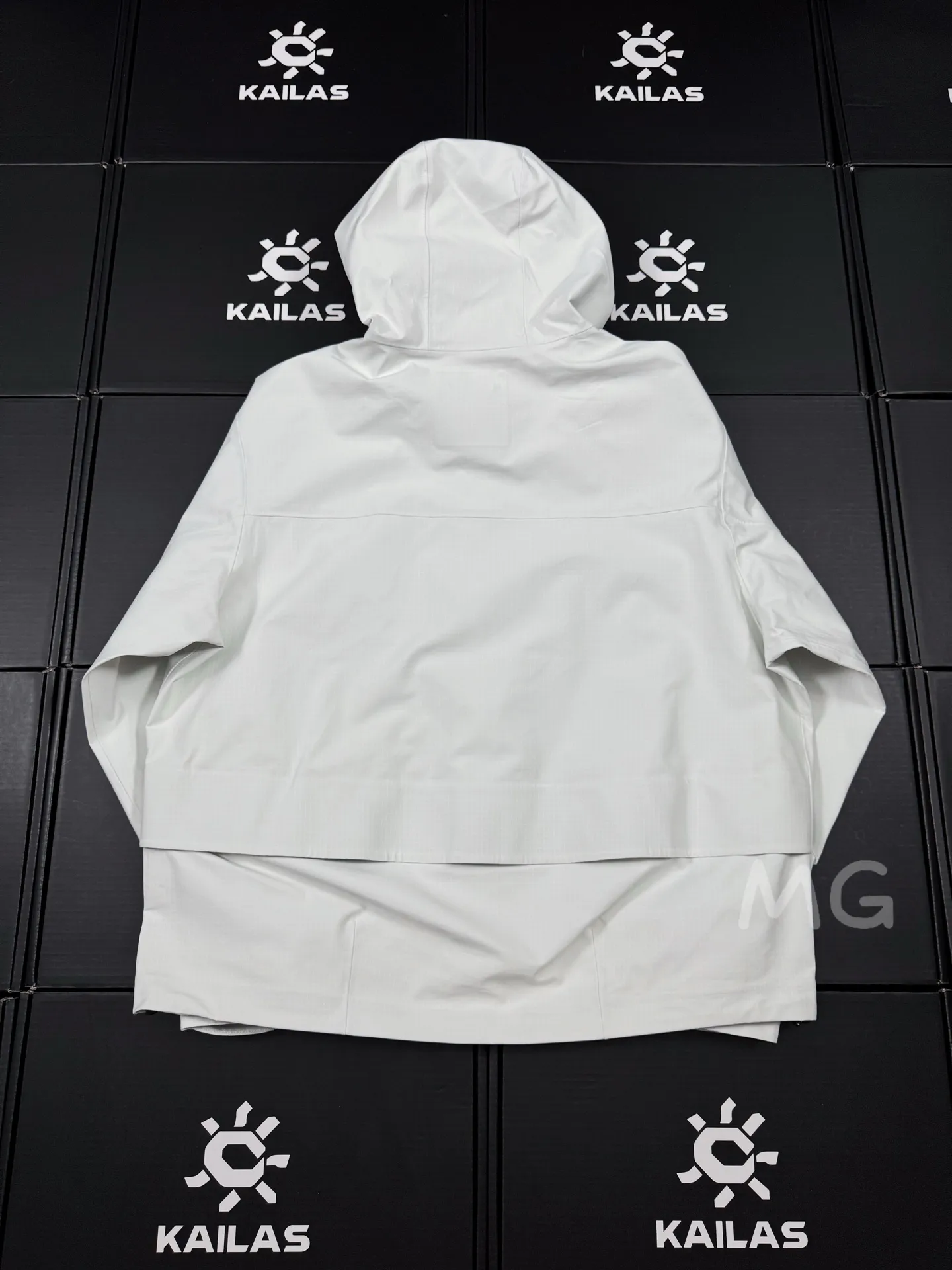 KOLON SPORT GORE-TEX Hooded Shell Jacket D36020647 — view 6