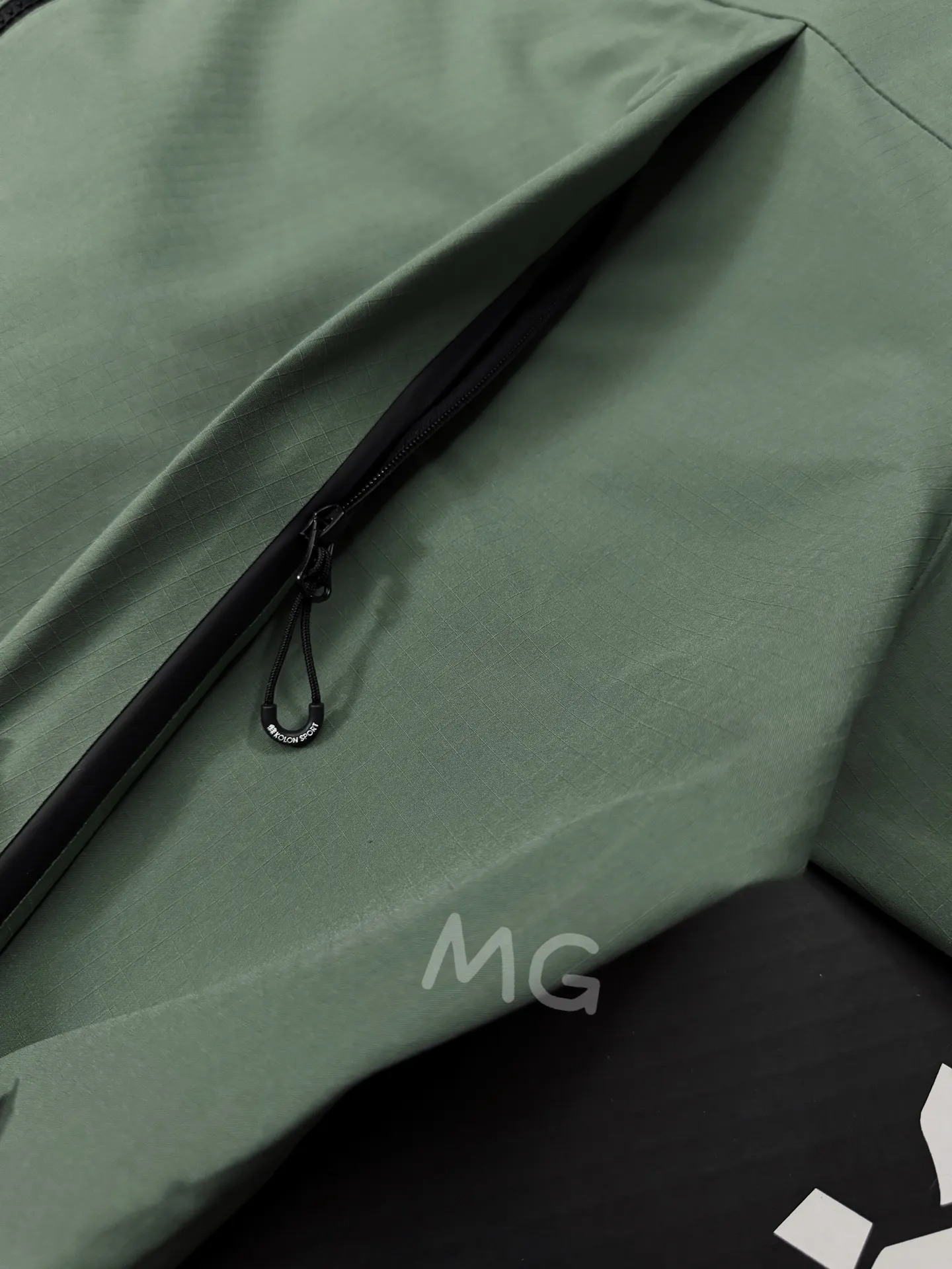 KOLON SPORT GORE-TEX Hooded Shell Jacket D36020590 — view 7