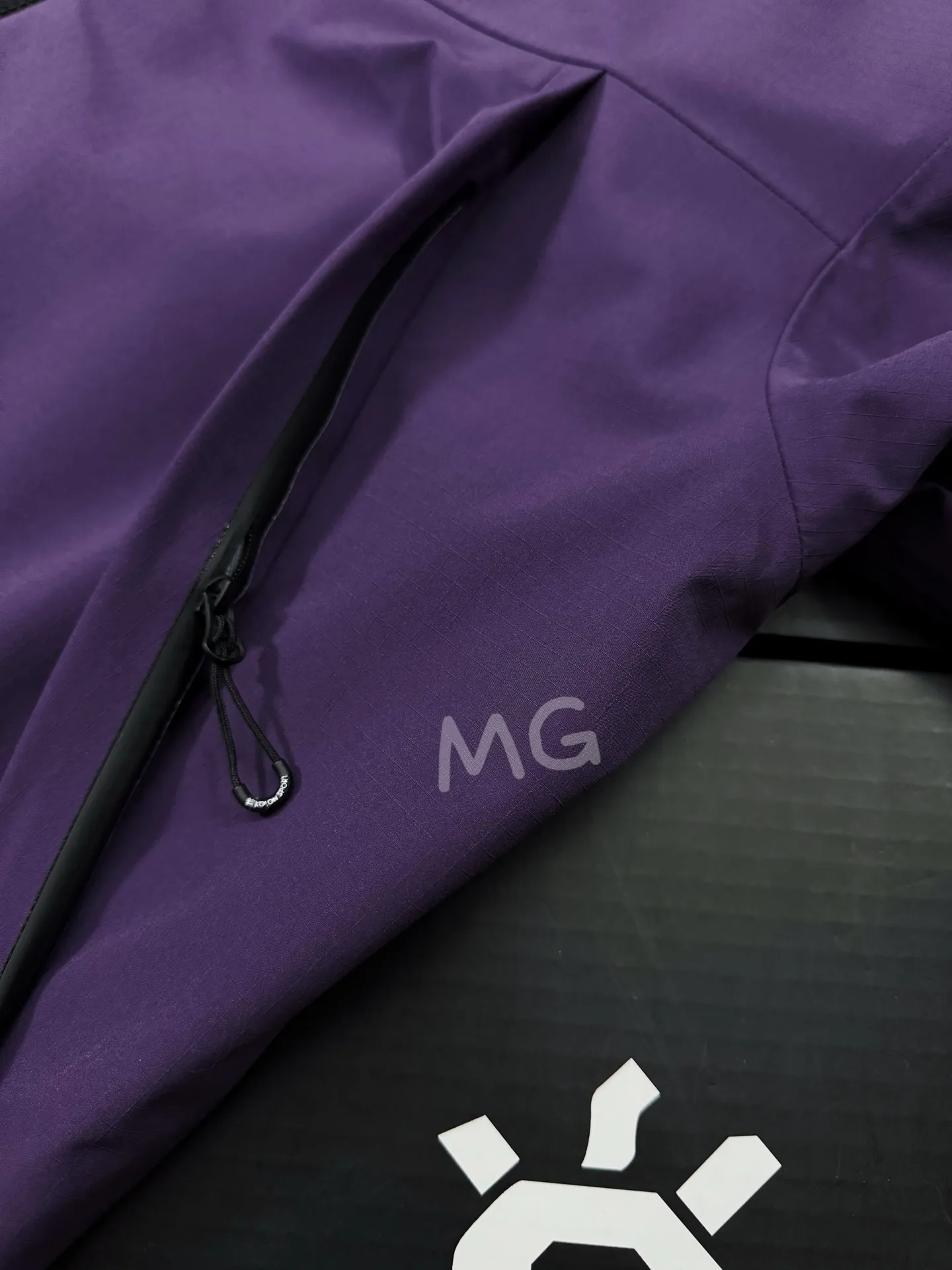 KOLON SPORT GORE-TEX Hooded Shell Jacket D36020586 — view 5