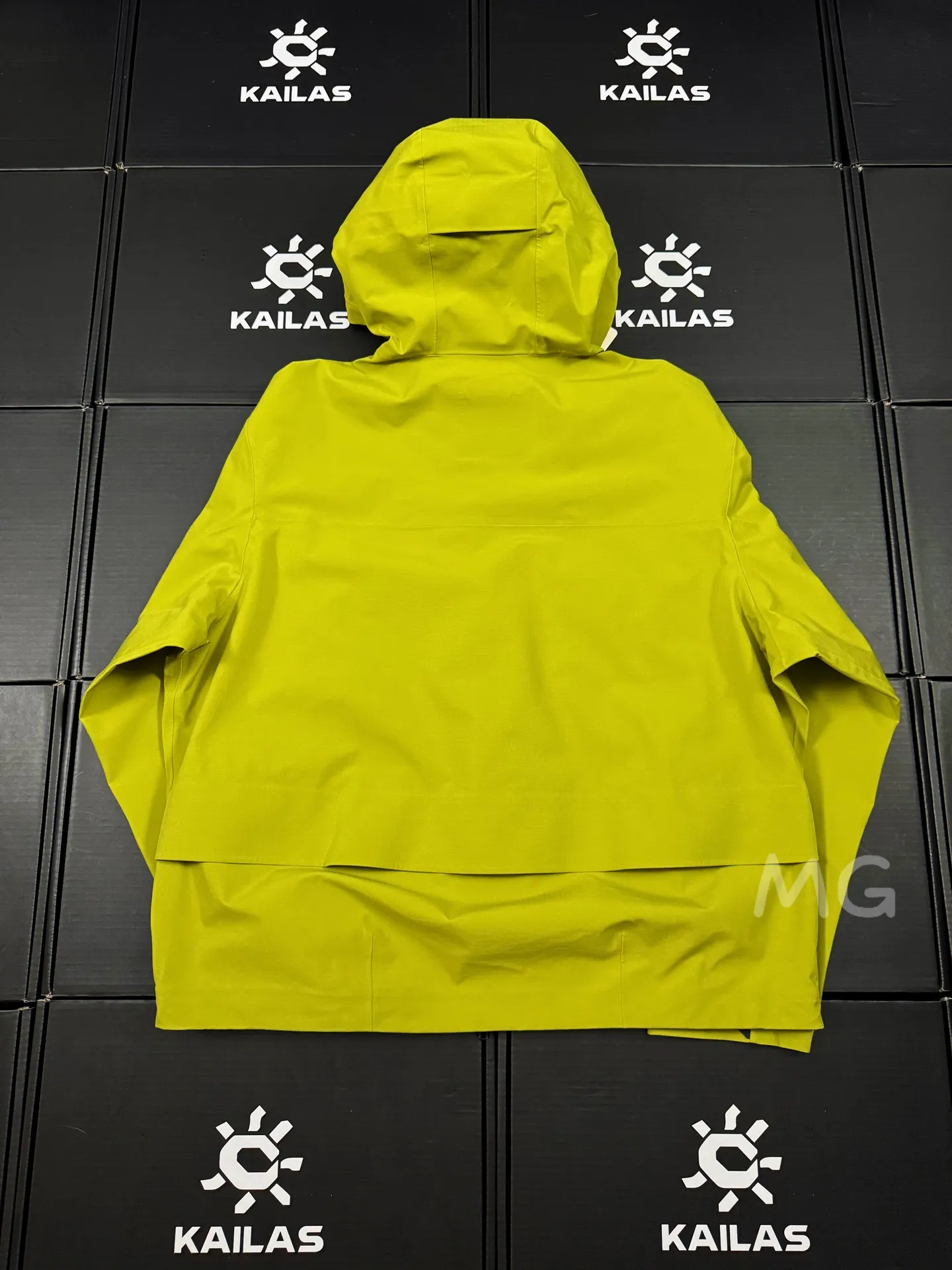 KOLON SPORT GORE-TEX Hooded Shell Jacket D36020649 — view 2