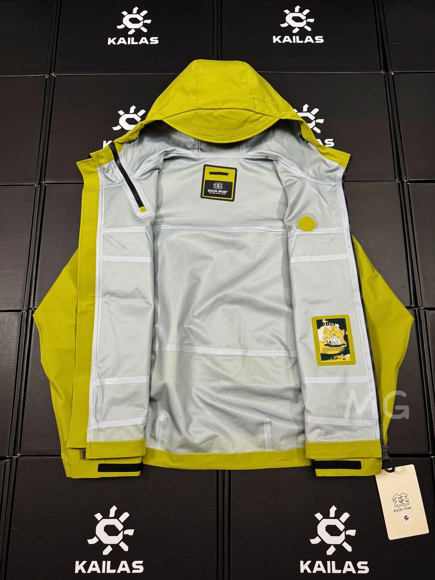 KOLON SPORT GORE-TEX Hooded Shell Jacket D36020649 — view 3