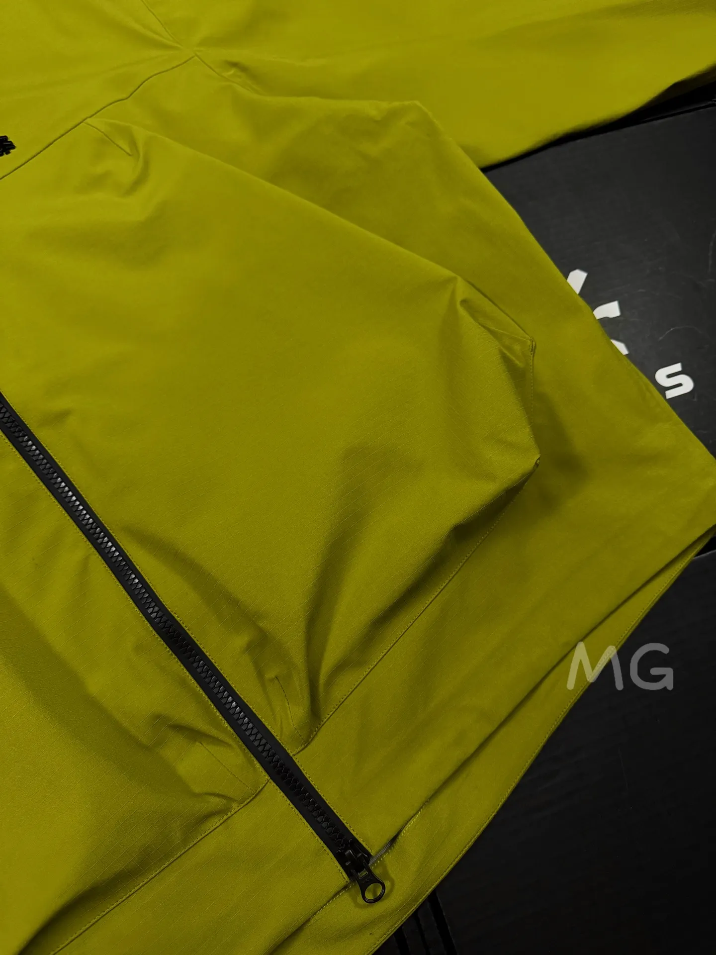 KOLON SPORT GORE-TEX Hooded Shell Jacket D36020649 — view 6