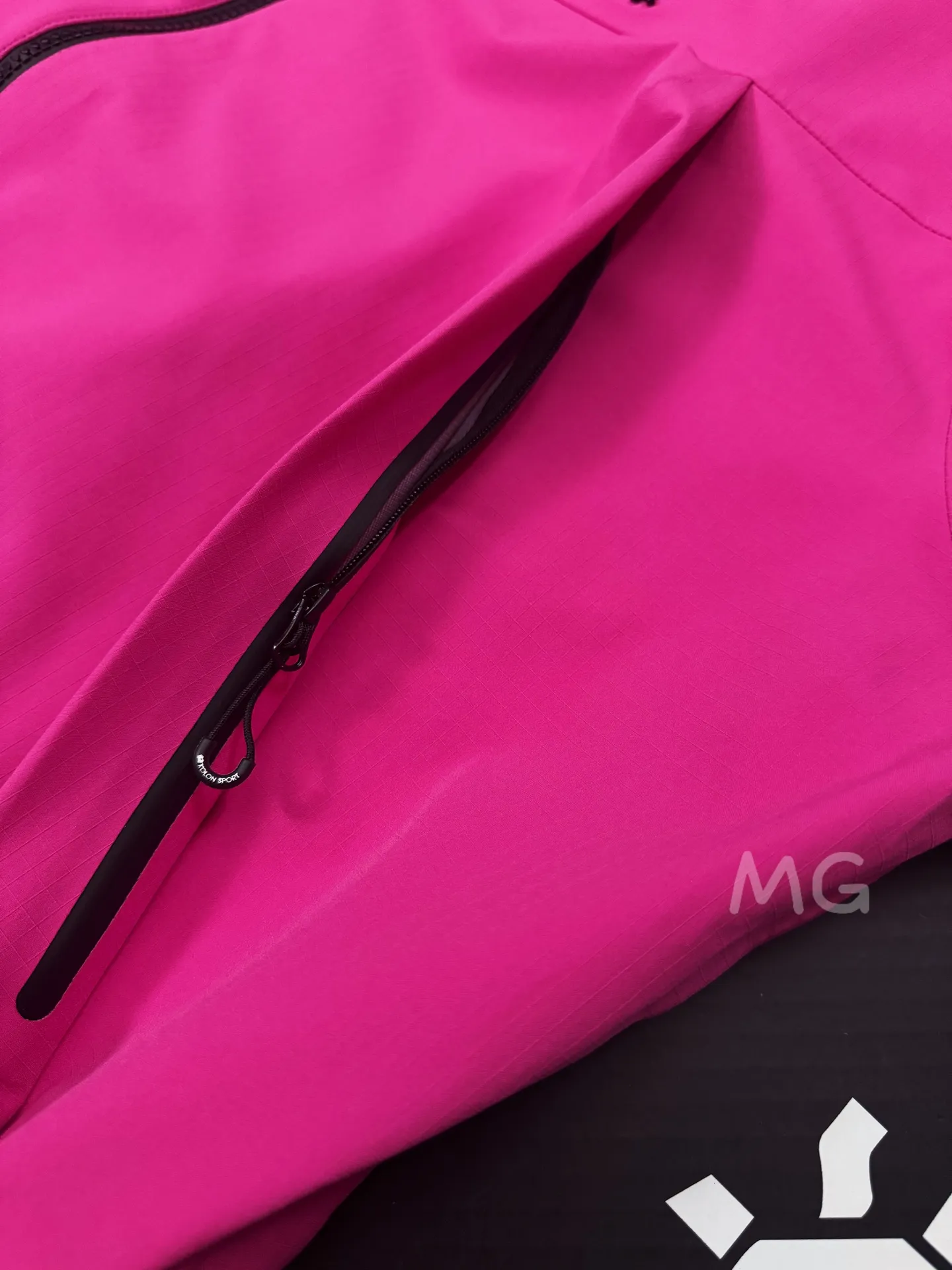 KOLON SPORT GORE-TEX Hooded Shell Jacket D36020589 — view 5