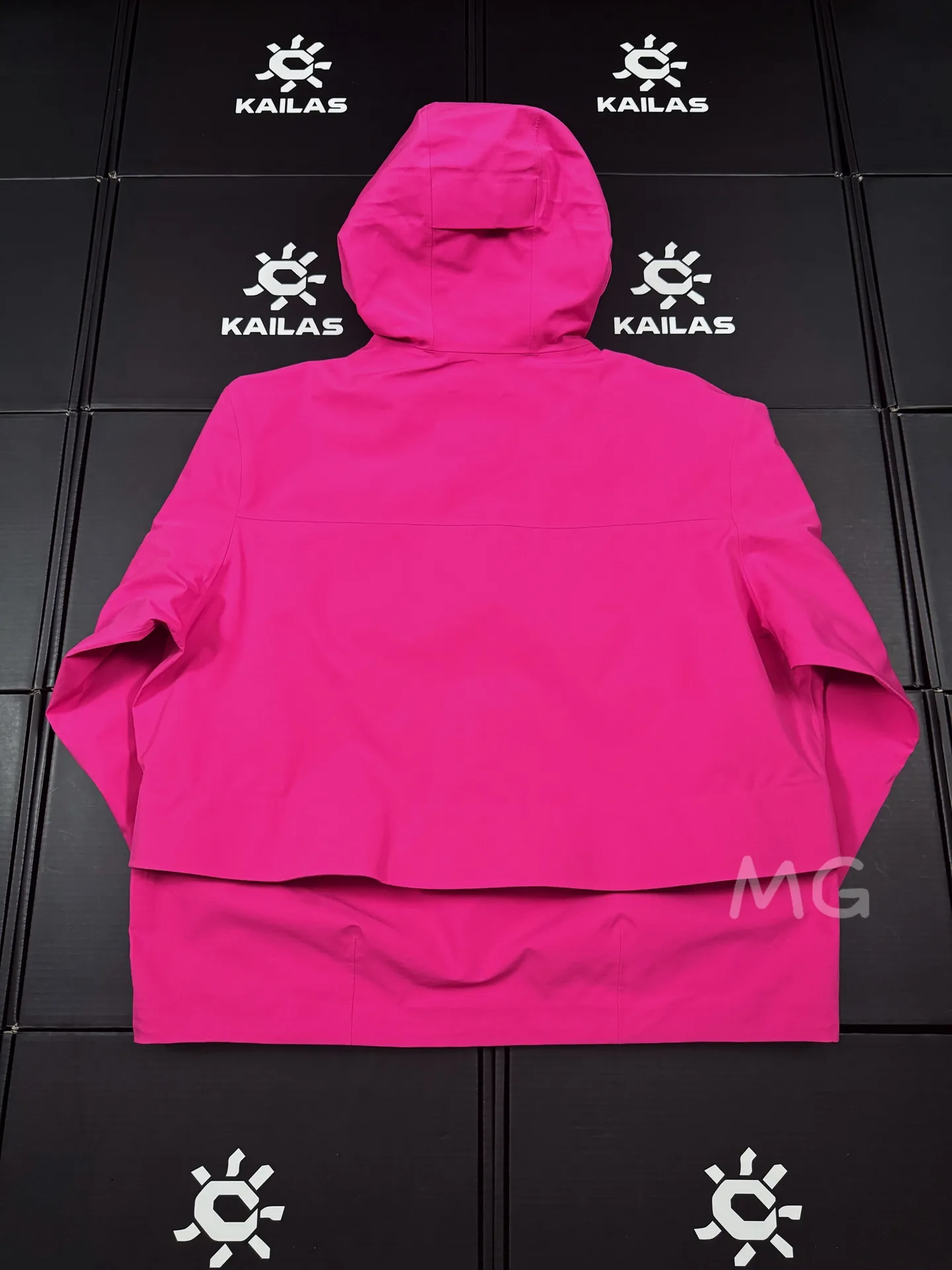 KOLON SPORT GORE-TEX Hooded Shell Jacket D36020589 — view 6