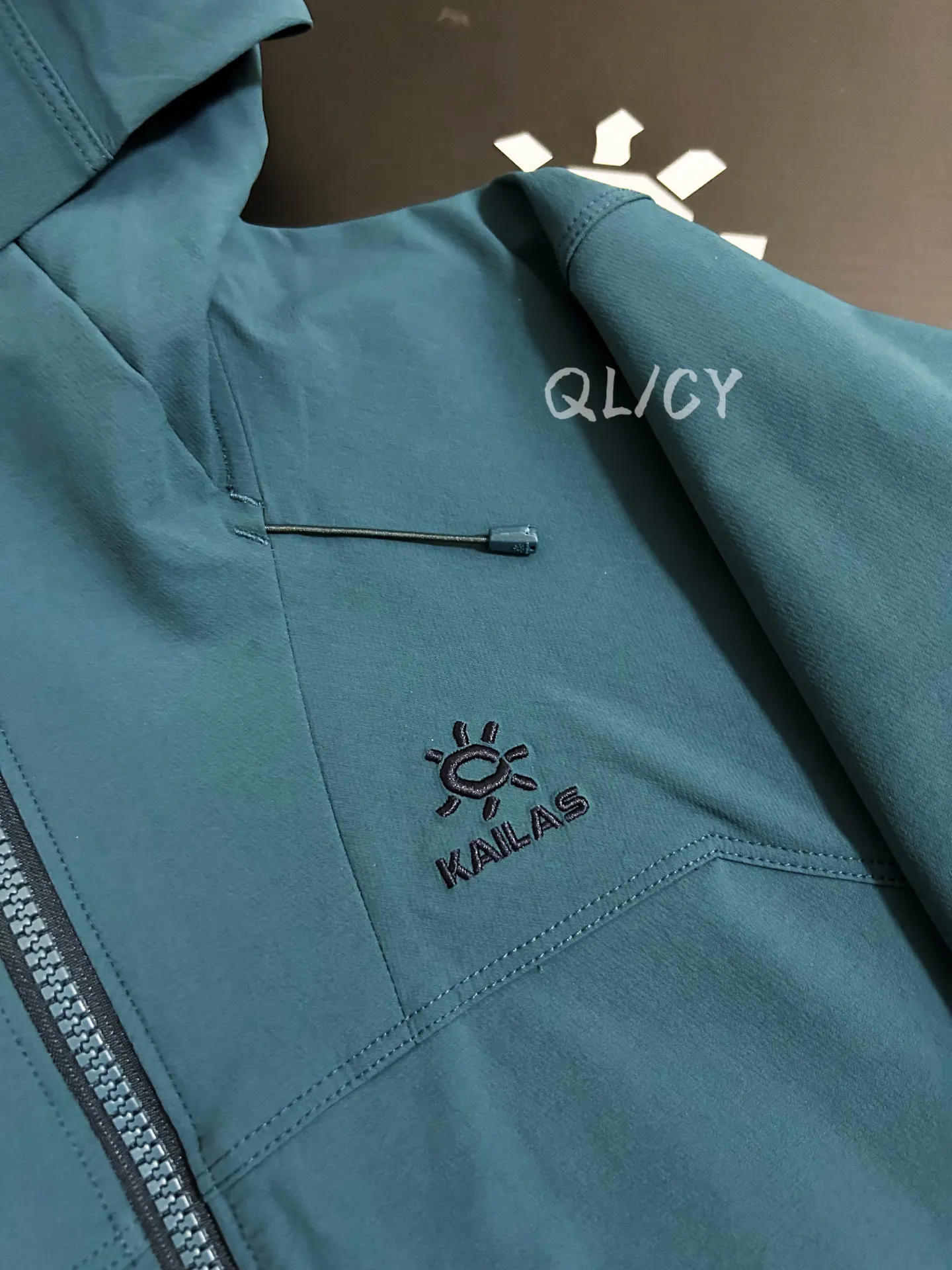 M8 Hooded Softshell Outdoor Jacket D36020861 — view 3