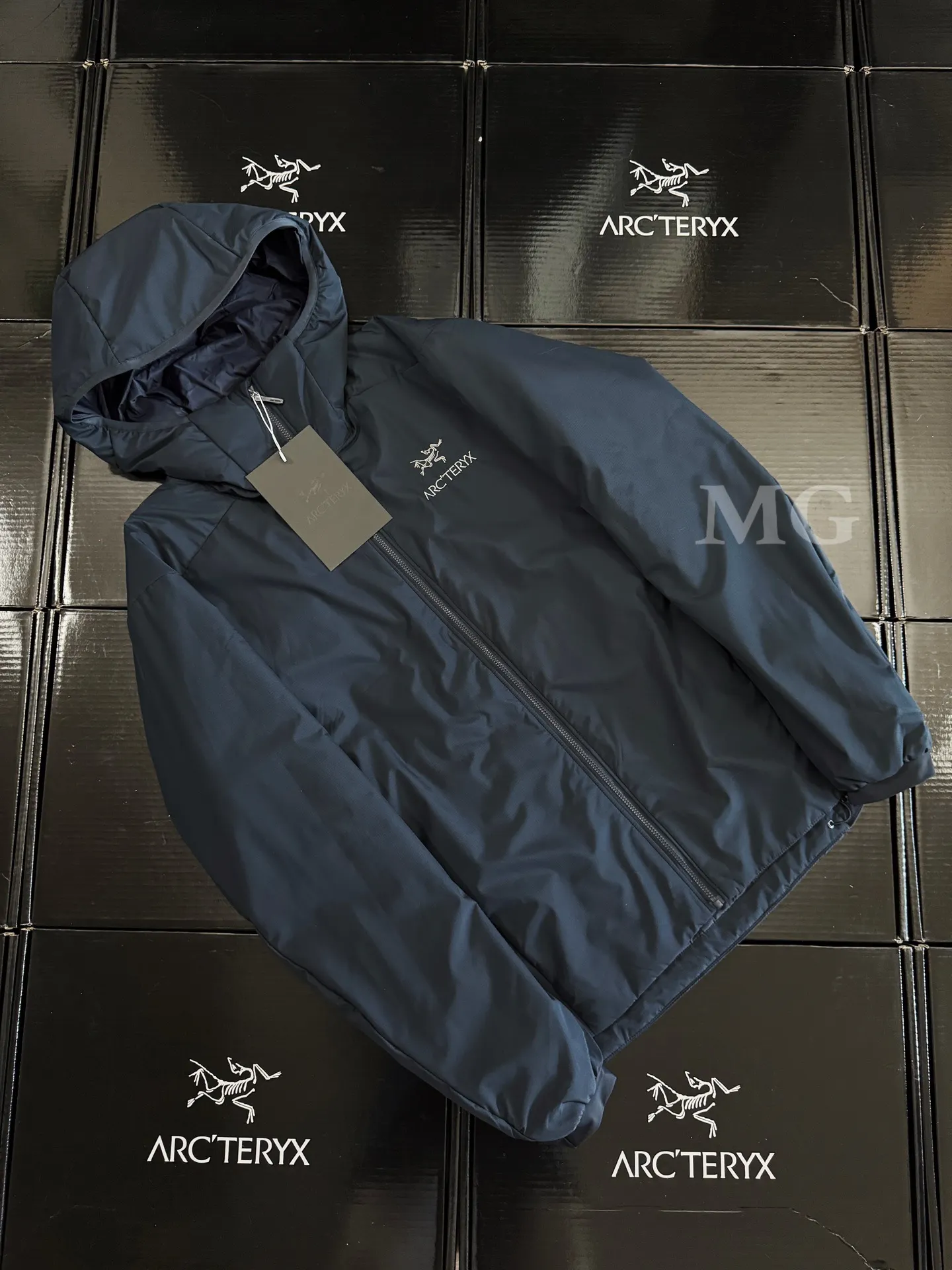 Atom SL Hoody Lightweight Insulated Jacket D36020936 — view 2