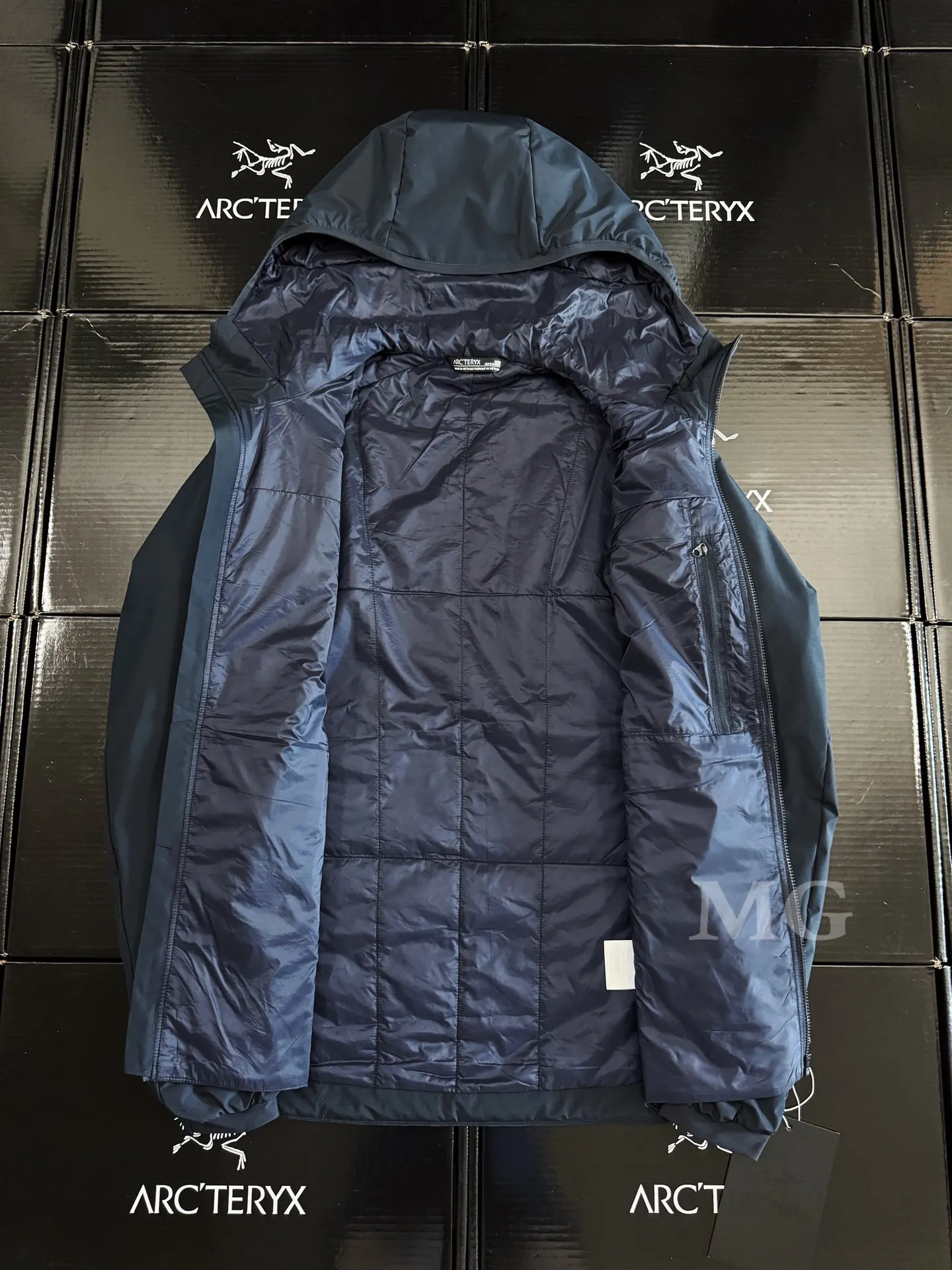 Atom SL Hoody Lightweight Insulated Jacket D36020936 — view 4