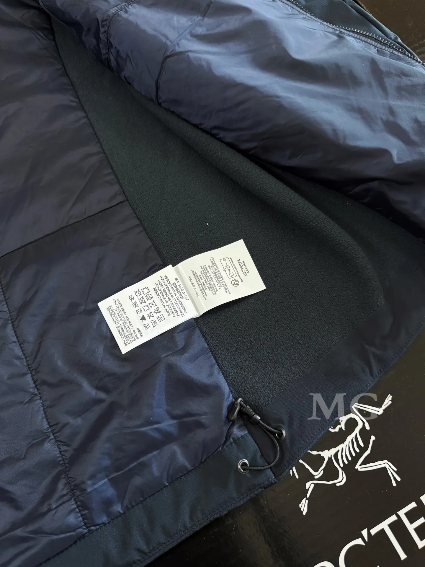Atom SL Hoody Lightweight Insulated Jacket D36020936 — view 9
