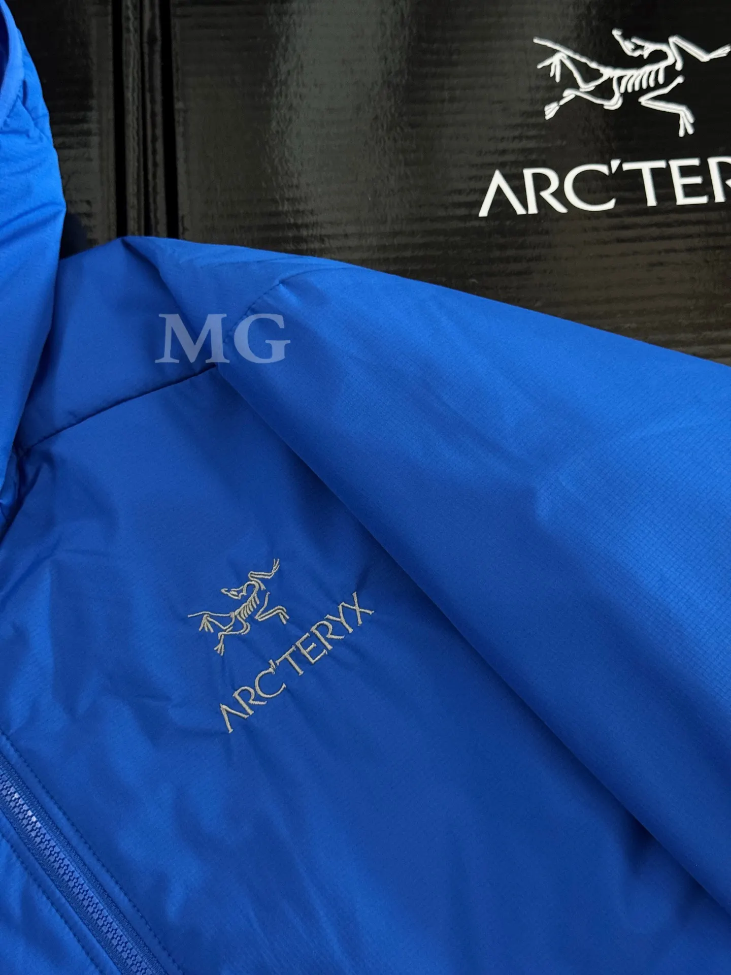 Atom SL Hoody Lightweight Insulated Jacket D36020939 — view 4