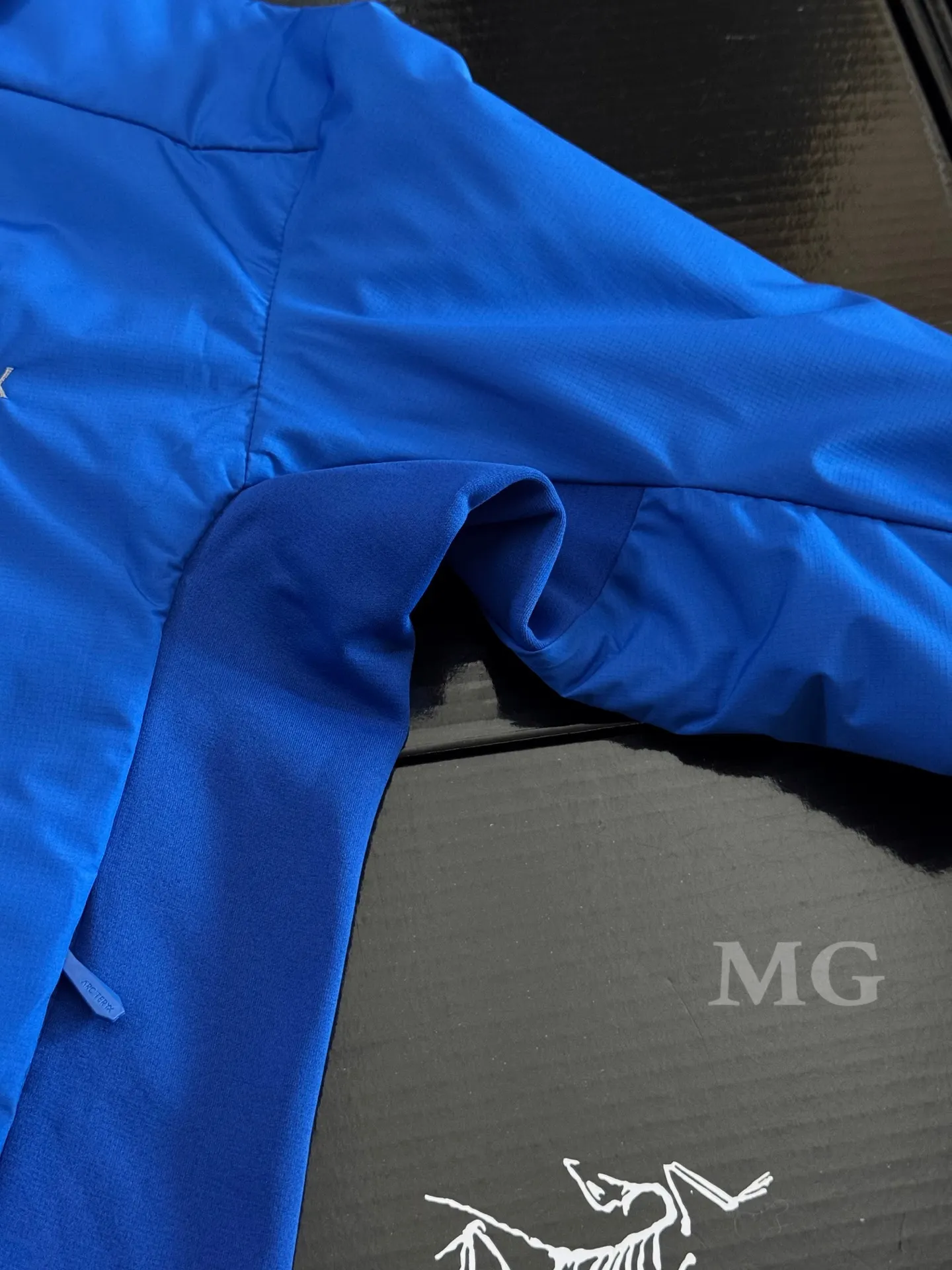 Atom SL Hoody Lightweight Insulated Jacket D36020939 — view 7