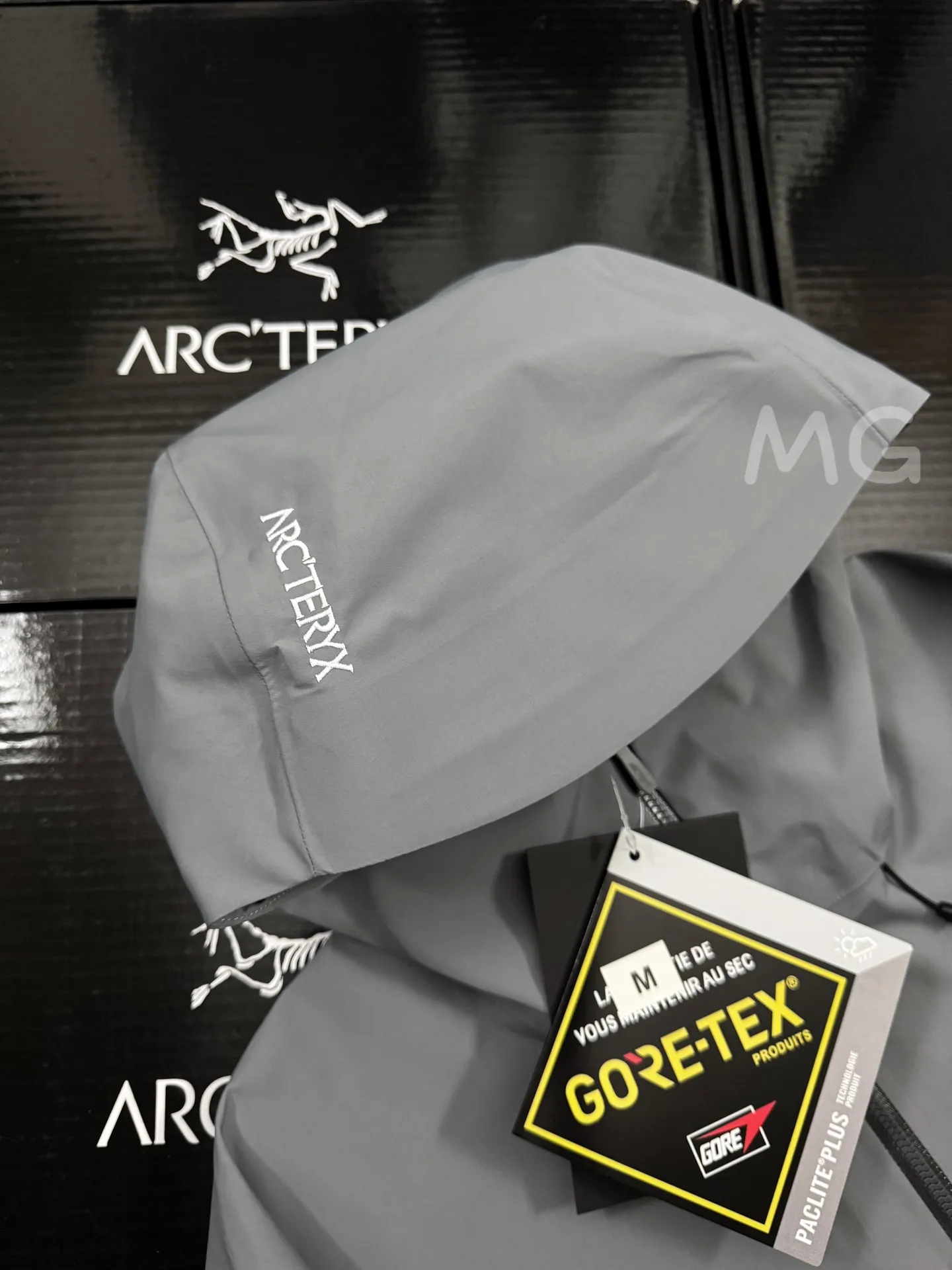 Beta SL GORE-TEX Hooded Shell Jacket D36020663 — view 5