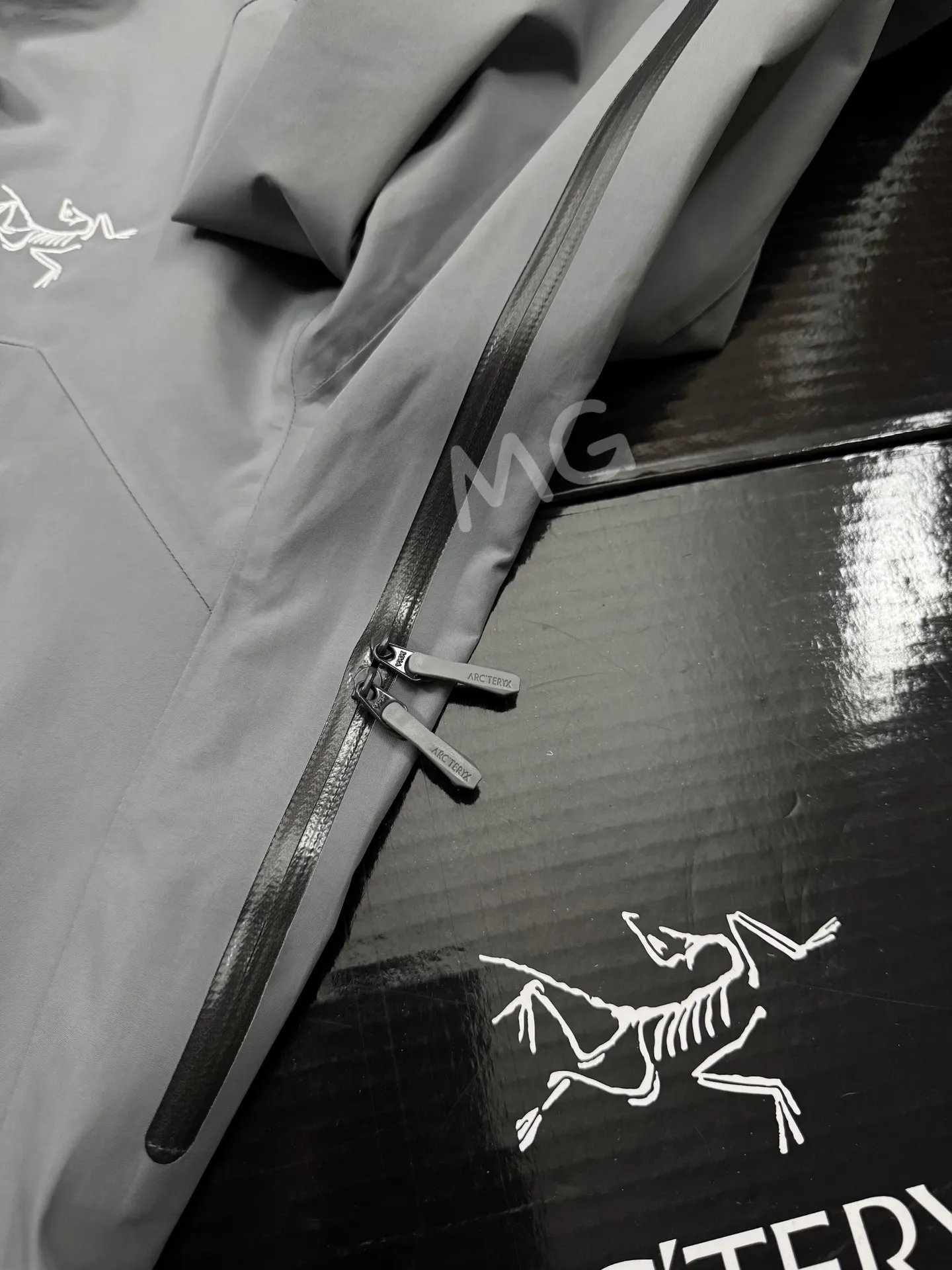 Beta SL GORE-TEX Hooded Shell Jacket D36020663 — view 6