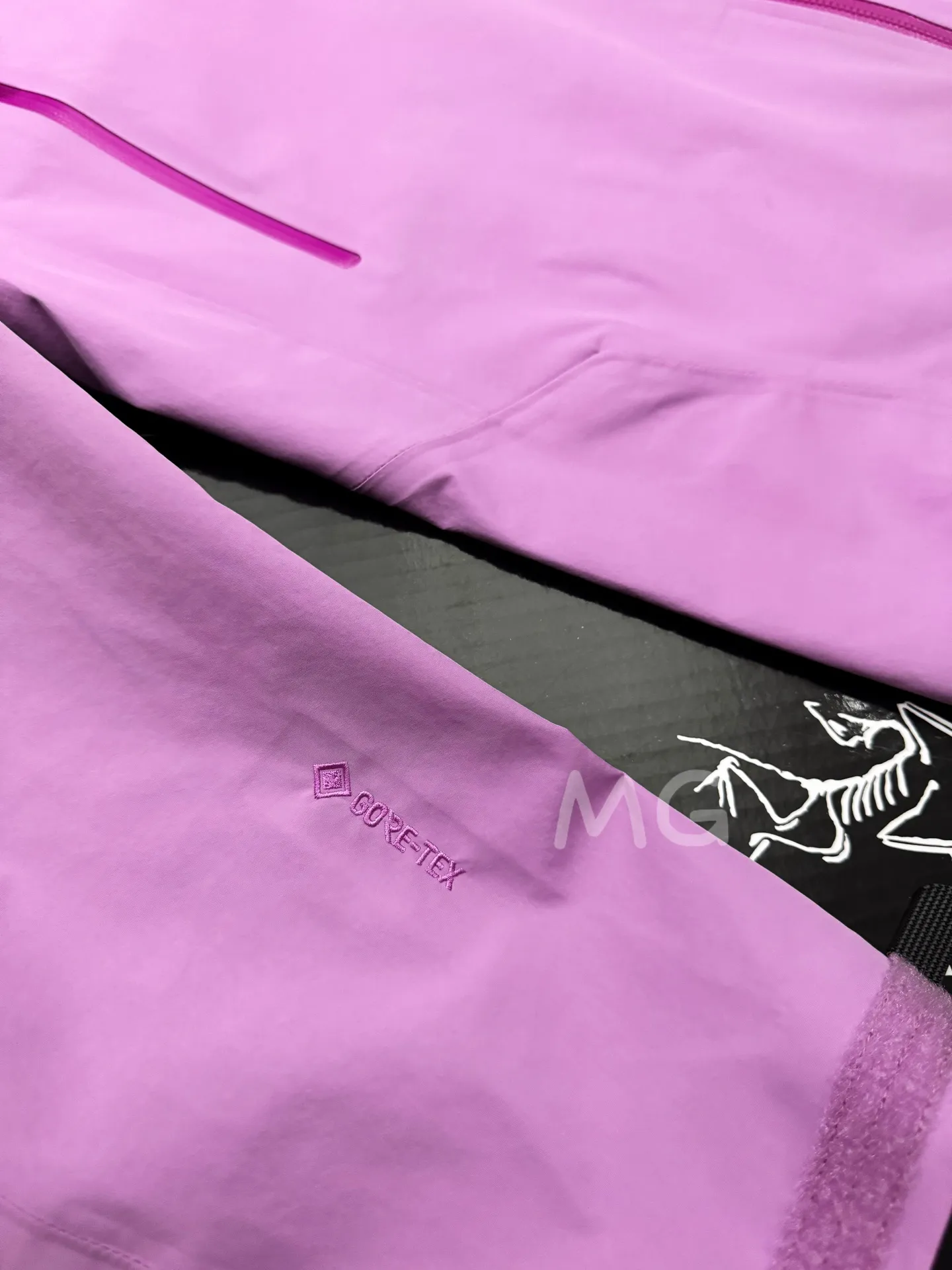 Beta SL GORE-TEX Hooded Shell Jacket D36020664 — view 3