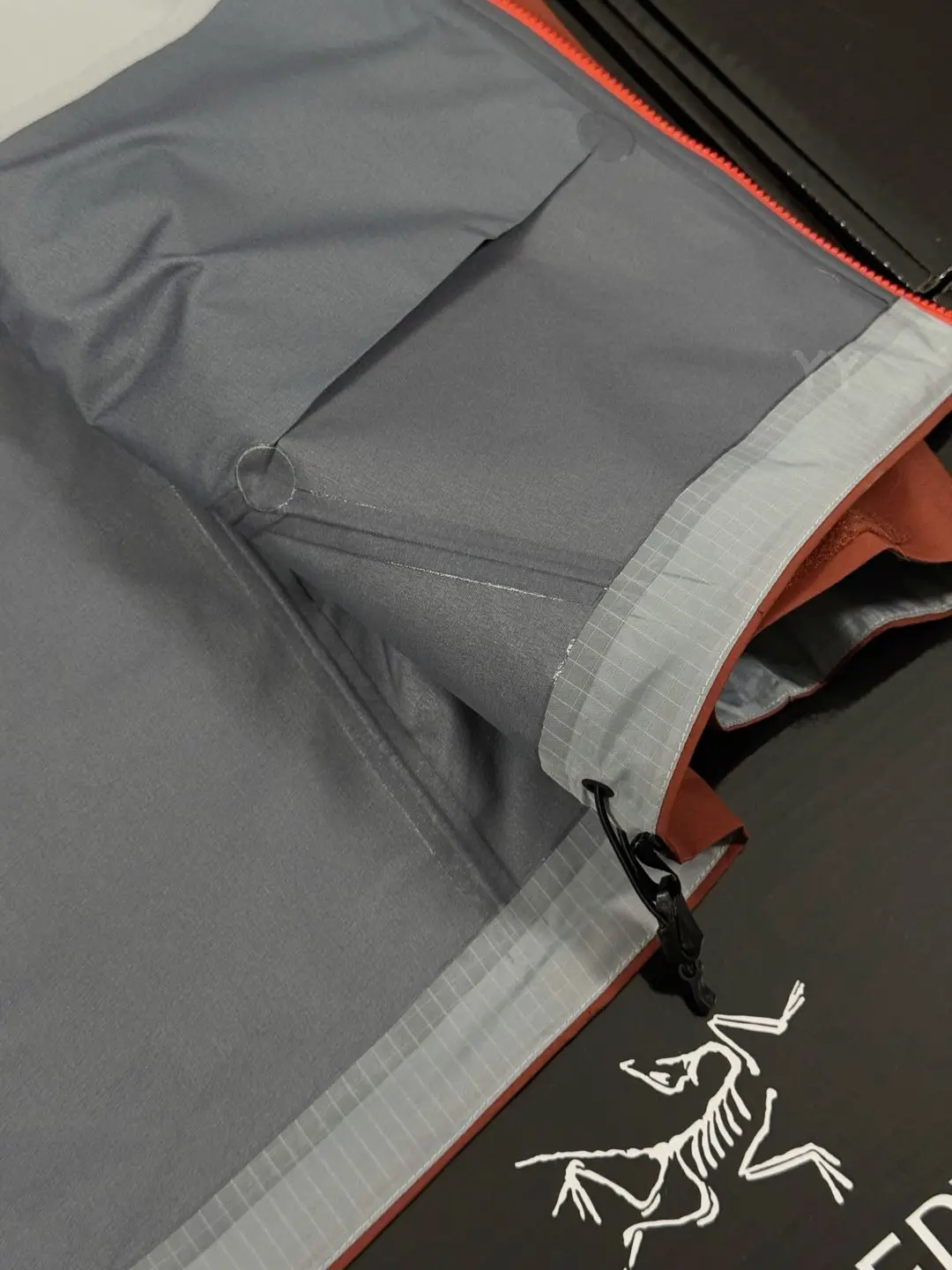 Beta SL GORE-TEX Hooded Shell Jacket D36020659 — view 8