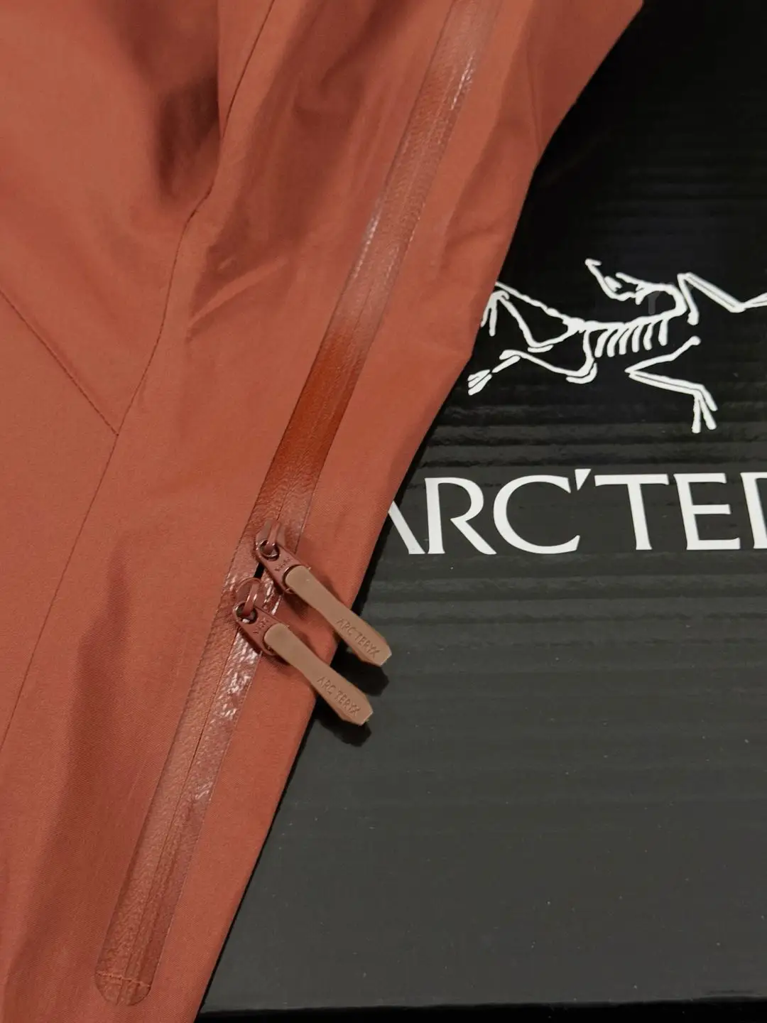 Beta SL GORE-TEX Hooded Shell Jacket D36020659 — view 9