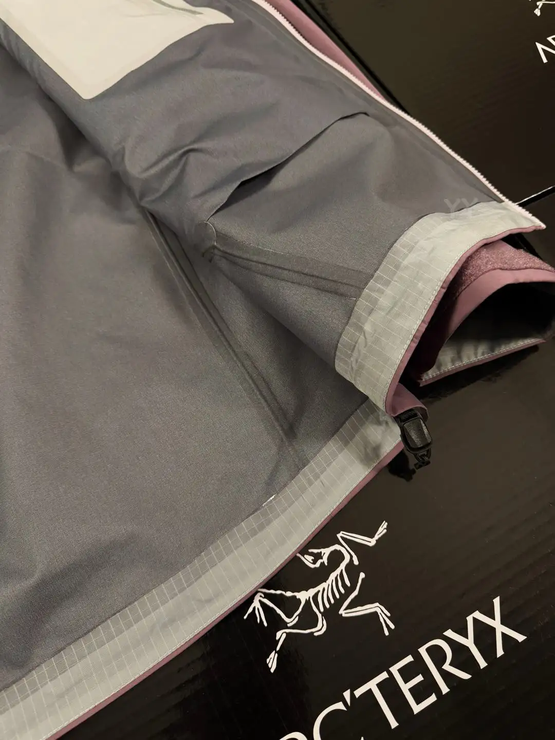 Beta SL GORE-TEX Hooded Shell Jacket D36020666 — view 6
