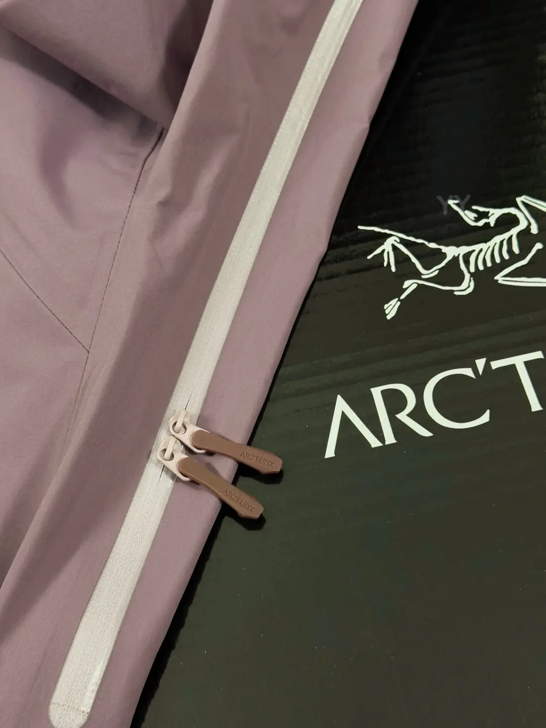 Beta SL GORE-TEX Hooded Shell Jacket D36020666 — view 7