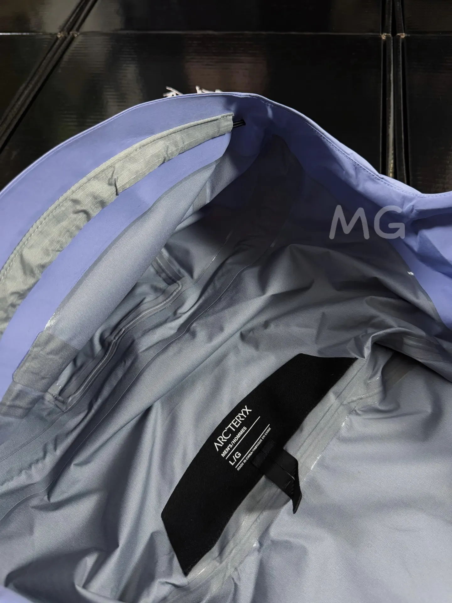 Beta SL GORE-TEX Hooded Shell Jacket D36020660 — view 8