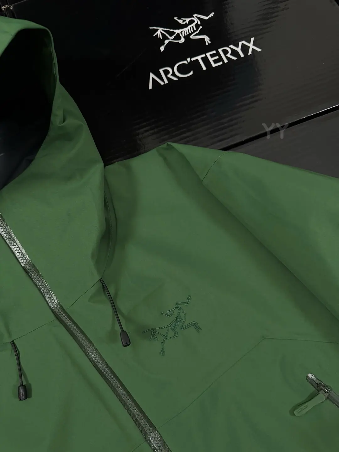 Beta SL GORE-TEX Hooded Shell Jacket D36020667 — view 3