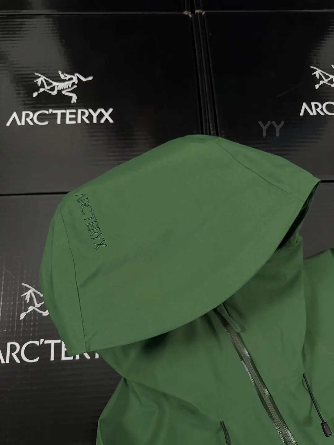 Beta SL GORE-TEX Hooded Shell Jacket D36020667 — view 4