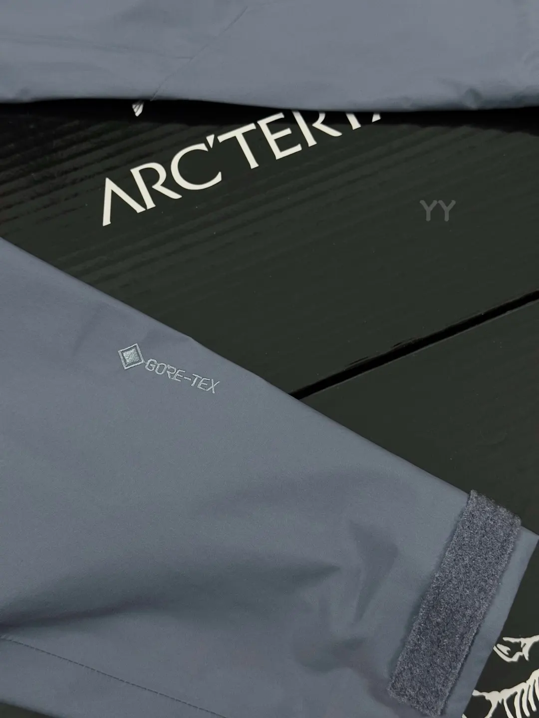 Beta SL GORE-TEX Hooded Shell Jacket D36020661 — view 6
