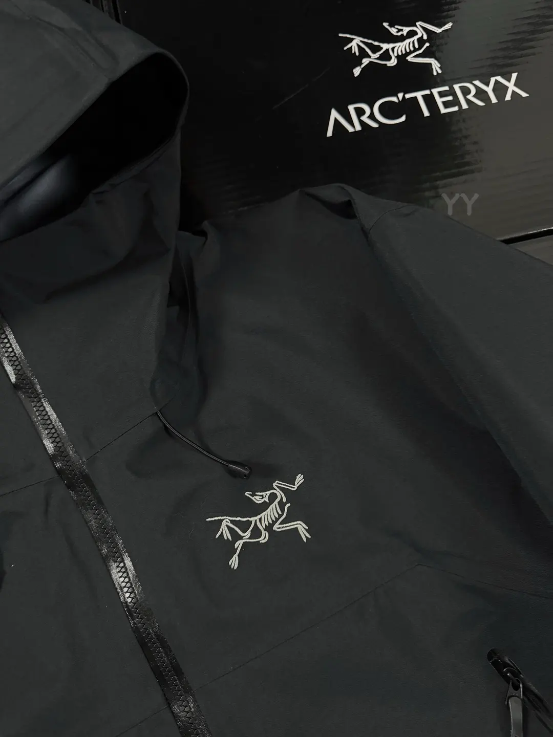 Beta SL GORE-TEX Hooded Shell Jacket D36020668 — view 2