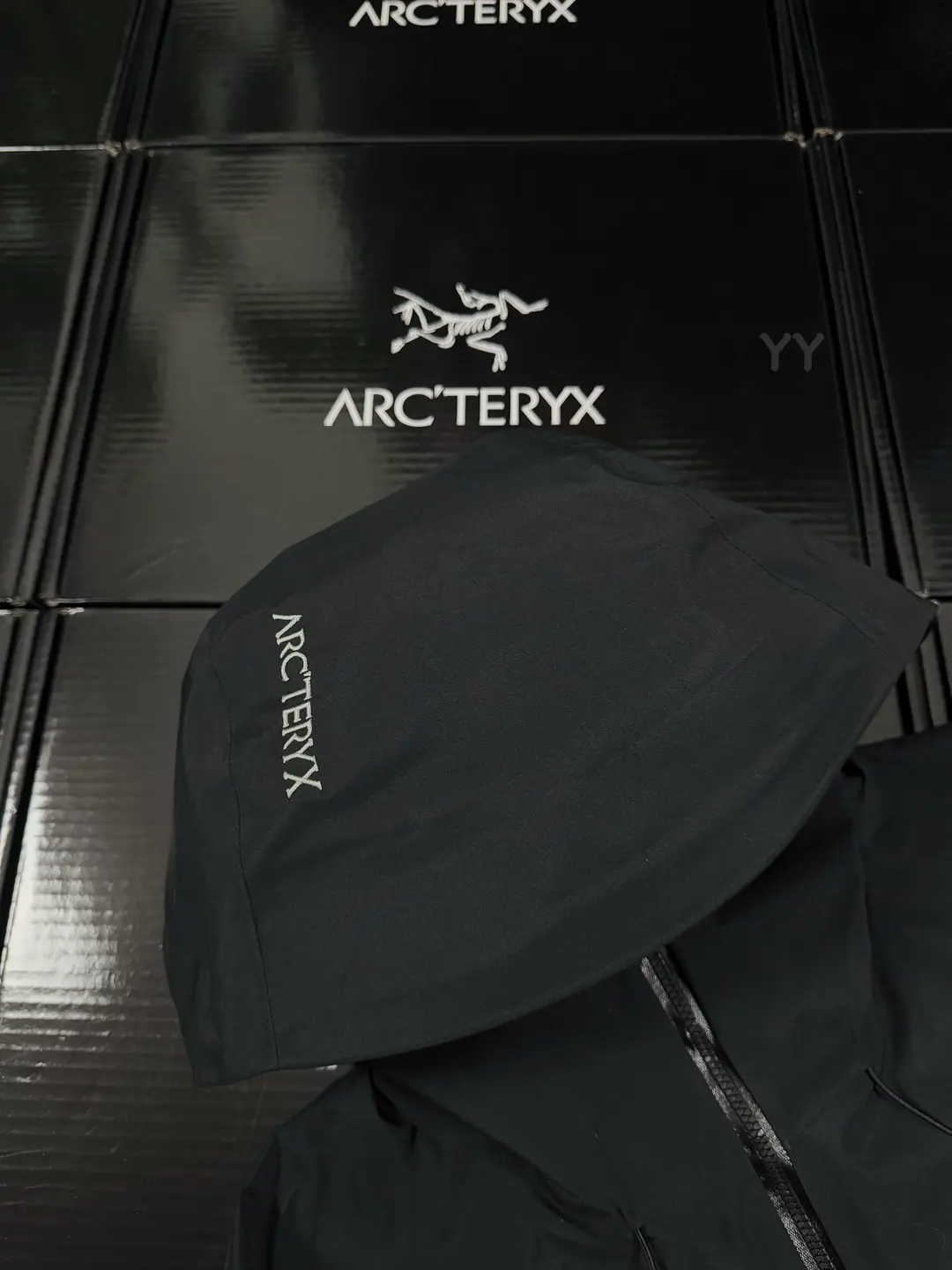 Beta SL GORE-TEX Hooded Shell Jacket D36020668 — view 3