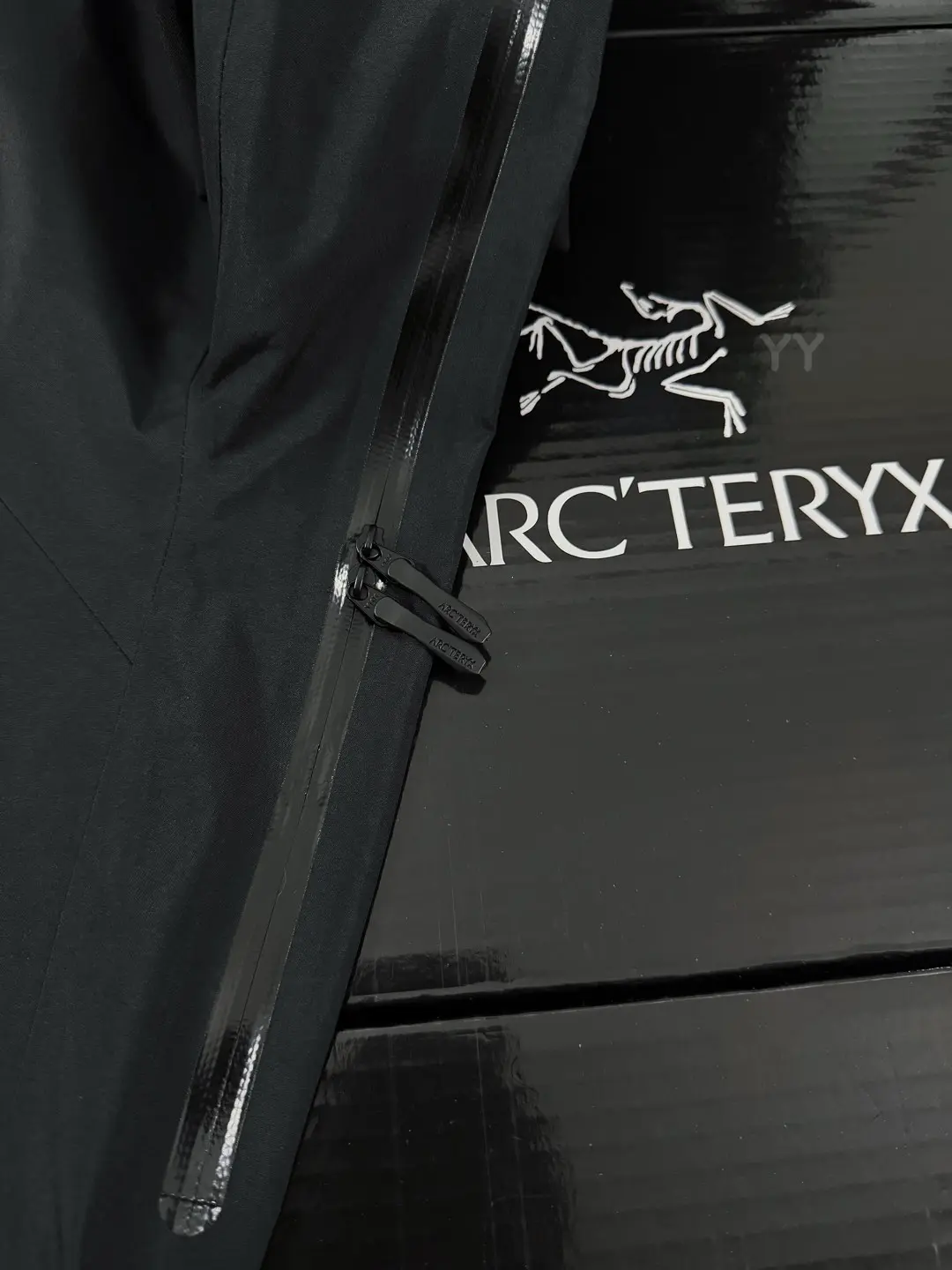 Beta SL GORE-TEX Hooded Shell Jacket D36020668 — view 4