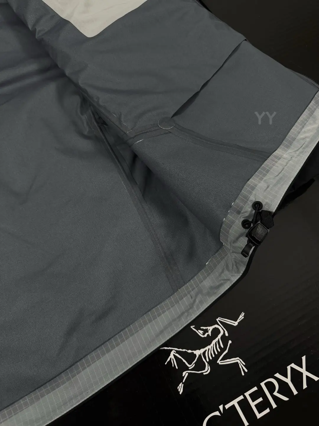 Beta SL GORE-TEX Hooded Shell Jacket D36020668 — view 7