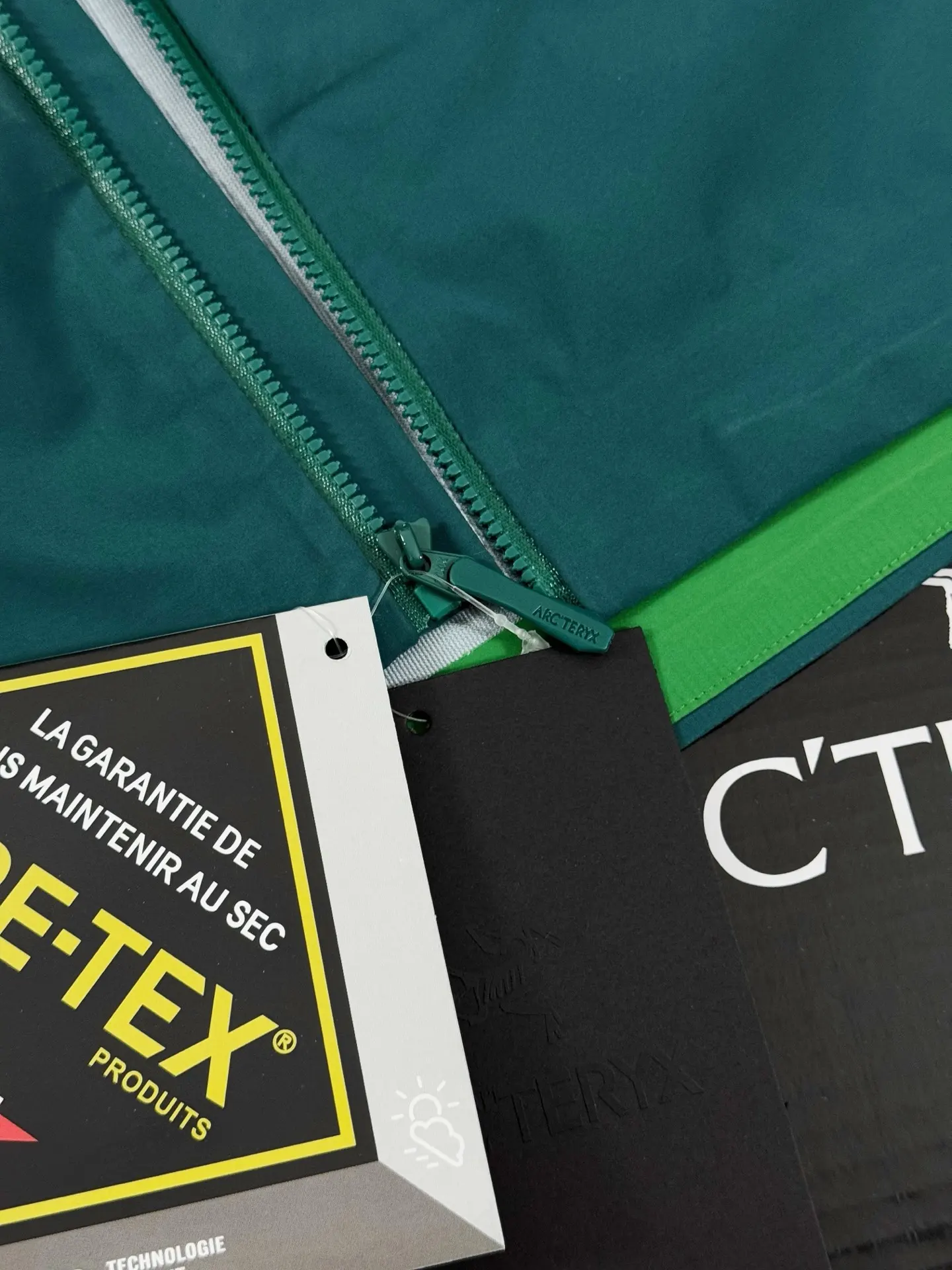 Beta Lightweight GORE-TEX Hooded Shell Jacket D36020720 — view 8