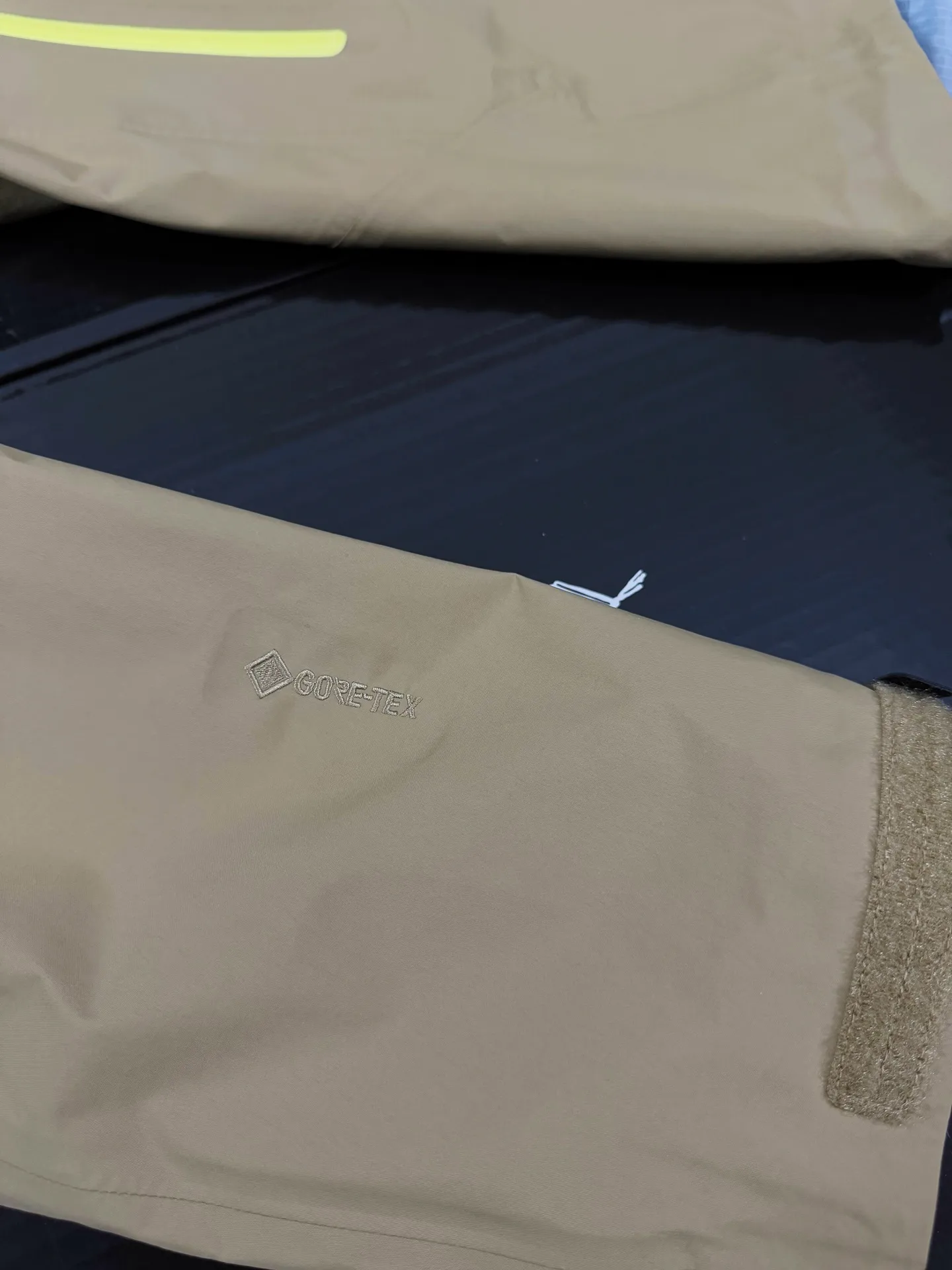 Beta Lightweight GORE-TEX Hooded Shell Jacket D36020712 — view 4